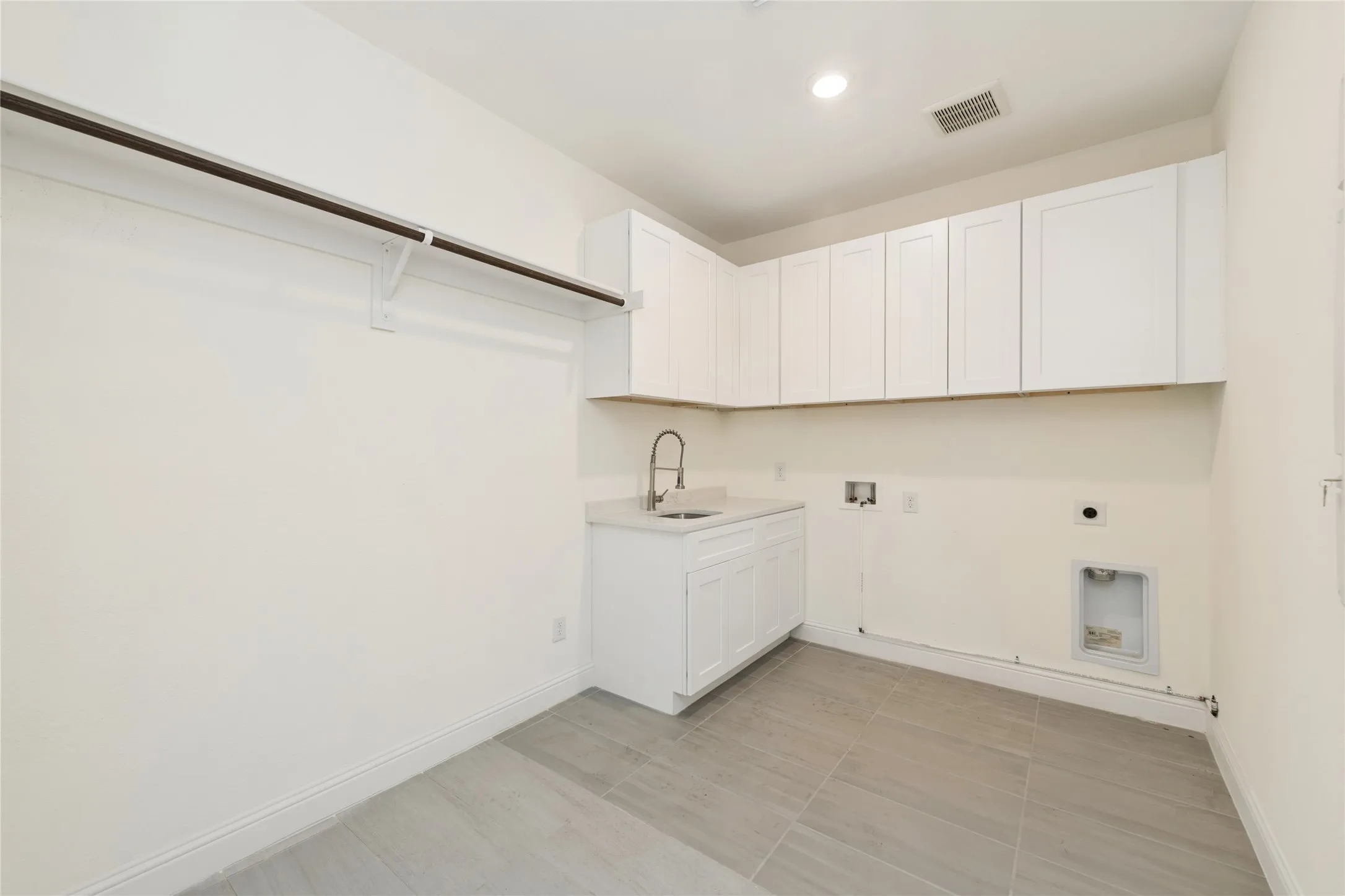 Single Family Residence For Sale in Dallas County , 8227 Vitex Avenue, Dallas, Texas 75252, 5 Bedrooms, 5 Bathrooms, 2 Garage spaces, 3,726 Sqft, built in 2021, Price $899,000, mls#21242694, Real Estate Agent in Dallas, Homes For Sale in Dallas county, Homes For Sale in Dallas, Realtor in Dallas Texas, Real Estate Brokerage Independent Realty Texas, Luminita Cordes Realtor