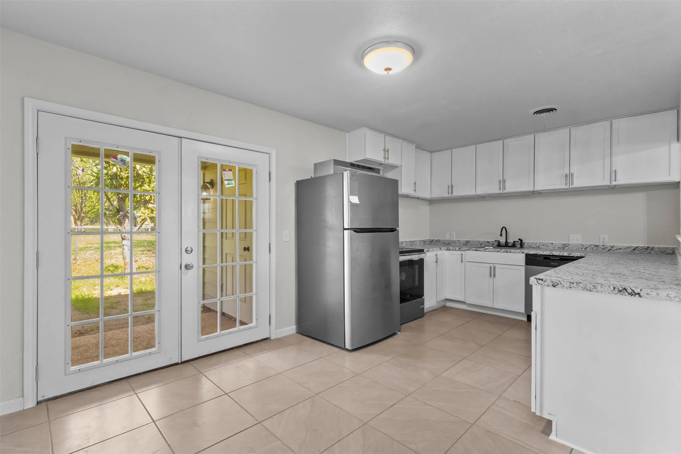 Single Family Residence For Sale in Montague County , 205 April Street, Bowie, Texas 76230, 4 Bedroom, 2 Bathroom, Garage spaces, 1,890 Sqft, built in 1974, Preowned, mls#21241904, Real Estate Agent in Bowie, Homes For Sale in Montague county, Homes For Sale in Bowie, Realtor in Bowie Texas, Real Estate Brokerage Independent Realty Texas, Luminita Cordes Realtor