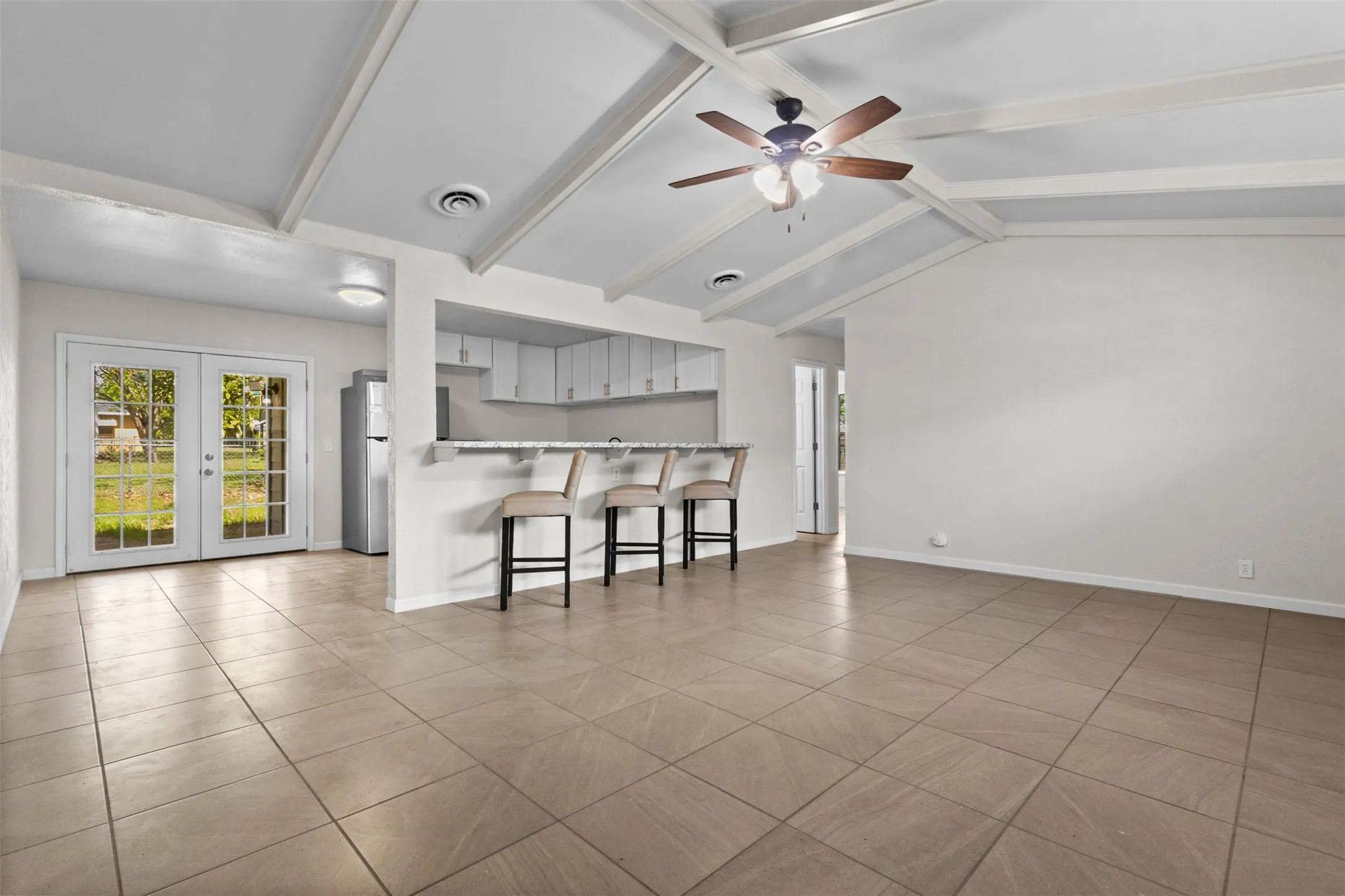 Single Family Residence For Sale in Montague County , 205 April Street, Bowie, Texas 76230, 4 Bedroom, 2 Bathroom, Garage spaces, 1,890 Sqft, built in 1974, Preowned, mls#21241904, Real Estate Agent in Bowie, Homes For Sale in Montague county, Homes For Sale in Bowie, Realtor in Bowie Texas, Real Estate Brokerage Independent Realty Texas, Luminita Cordes Realtor
