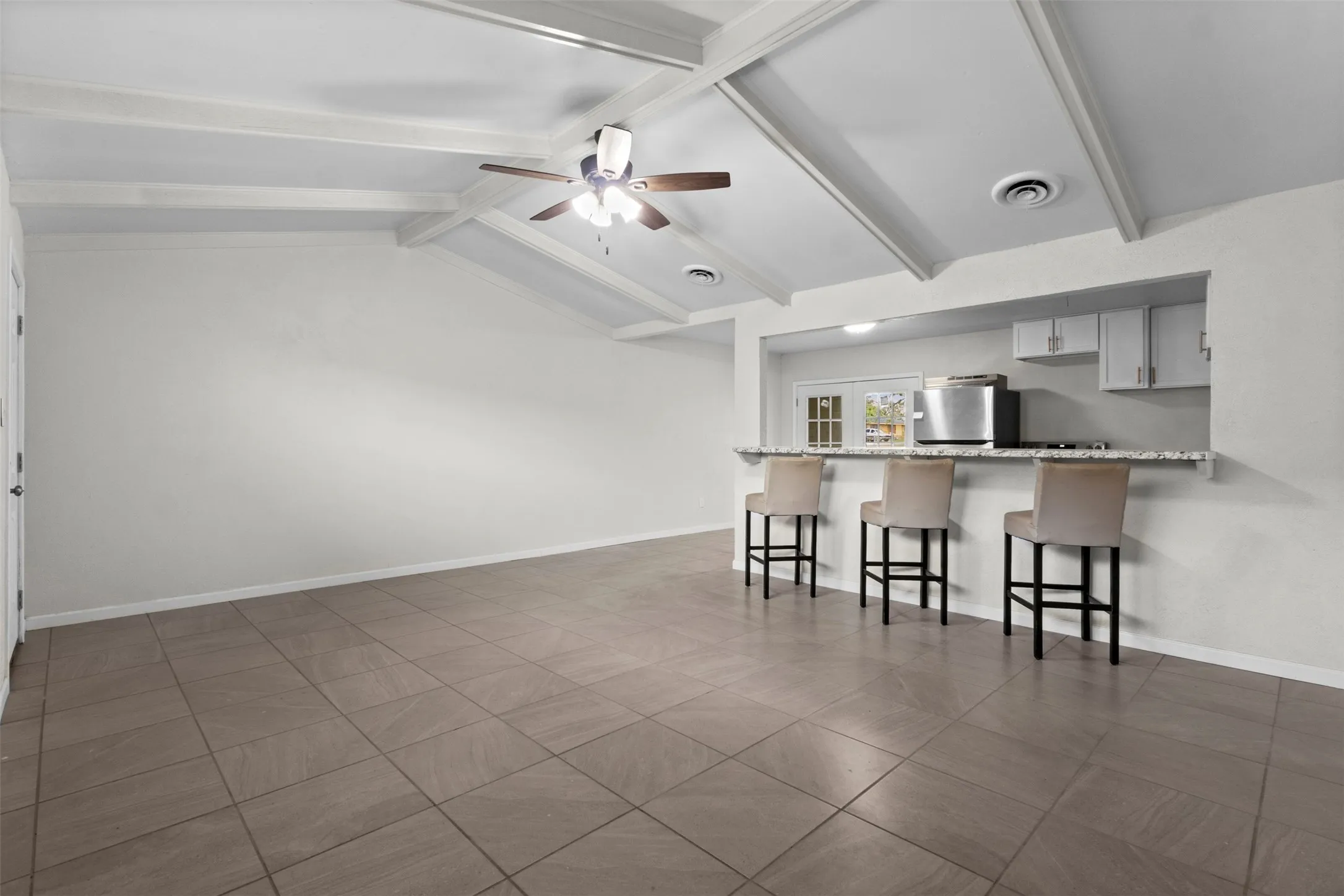 Single Family Residence For Sale in Montague County , 205 April Street, Bowie, Texas 76230, 4 Bedroom, 2 Bathroom, Garage spaces, 1,890 Sqft, built in 1974, Preowned, mls#21241904, Real Estate Agent in Bowie, Homes For Sale in Montague county, Homes For Sale in Bowie, Realtor in Bowie Texas, Real Estate Brokerage Independent Realty Texas, Luminita Cordes Realtor