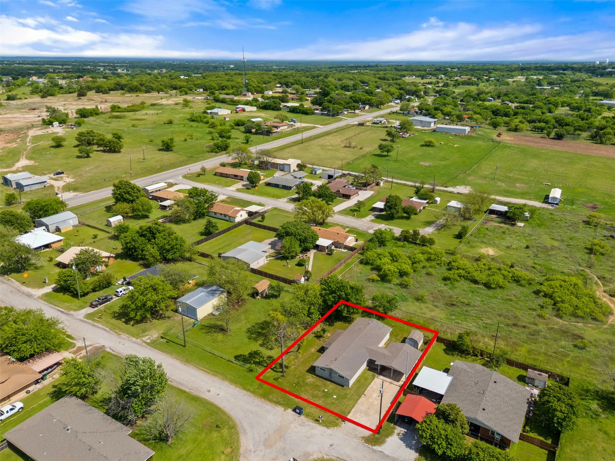 Single Family Residence For Sale in Montague County , 205 April Street, Bowie, Texas 76230, 4 Bedroom, 2 Bathroom, Garage spaces, 1,890 Sqft, built in 1974, Preowned, mls#21241904, Real Estate Agent in Bowie, Homes For Sale in Montague county, Homes For Sale in Bowie, Realtor in Bowie Texas, Real Estate Brokerage Independent Realty Texas, Luminita Cordes Realtor