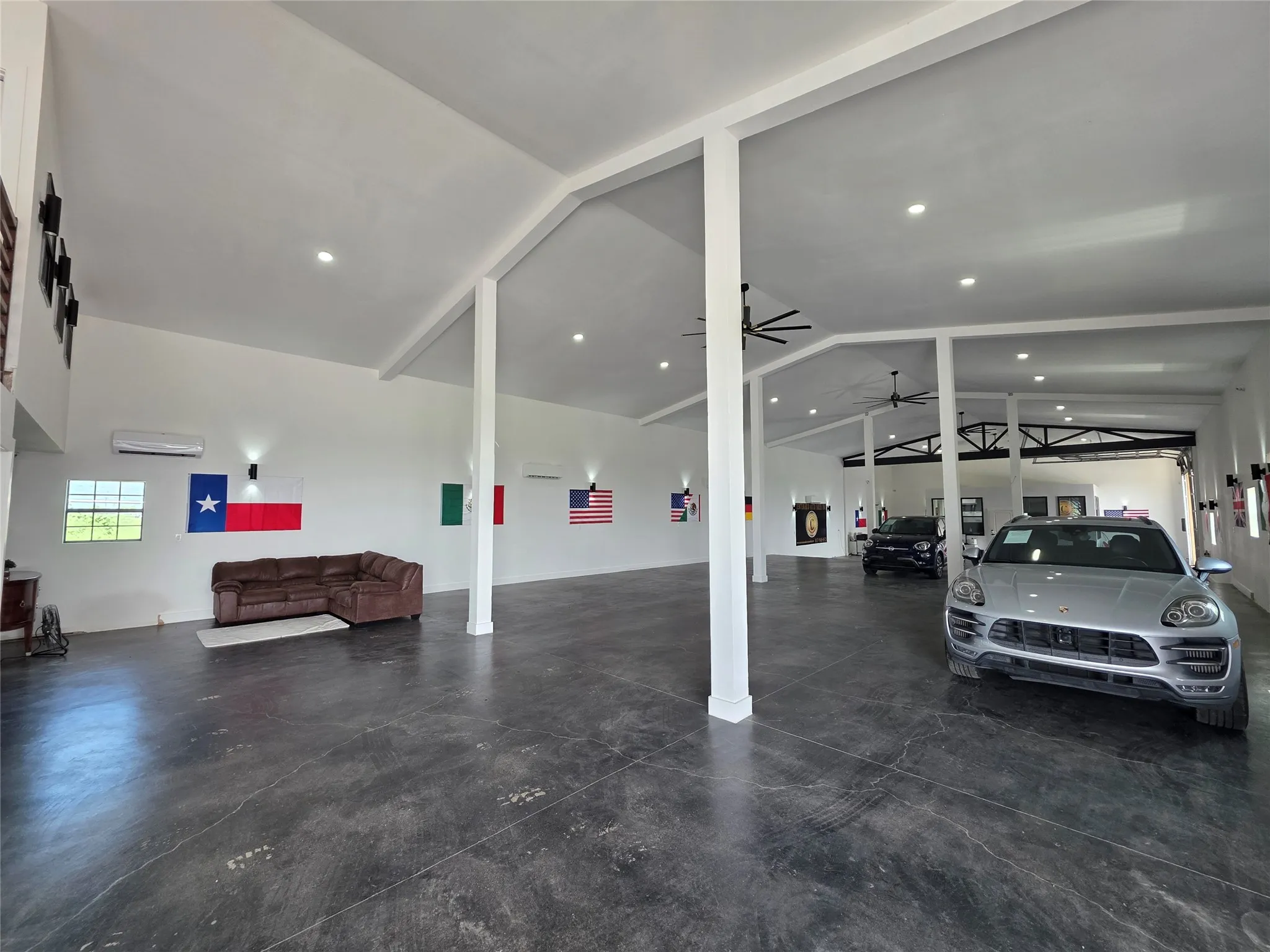 4800 sqft showroom, office and restrooms