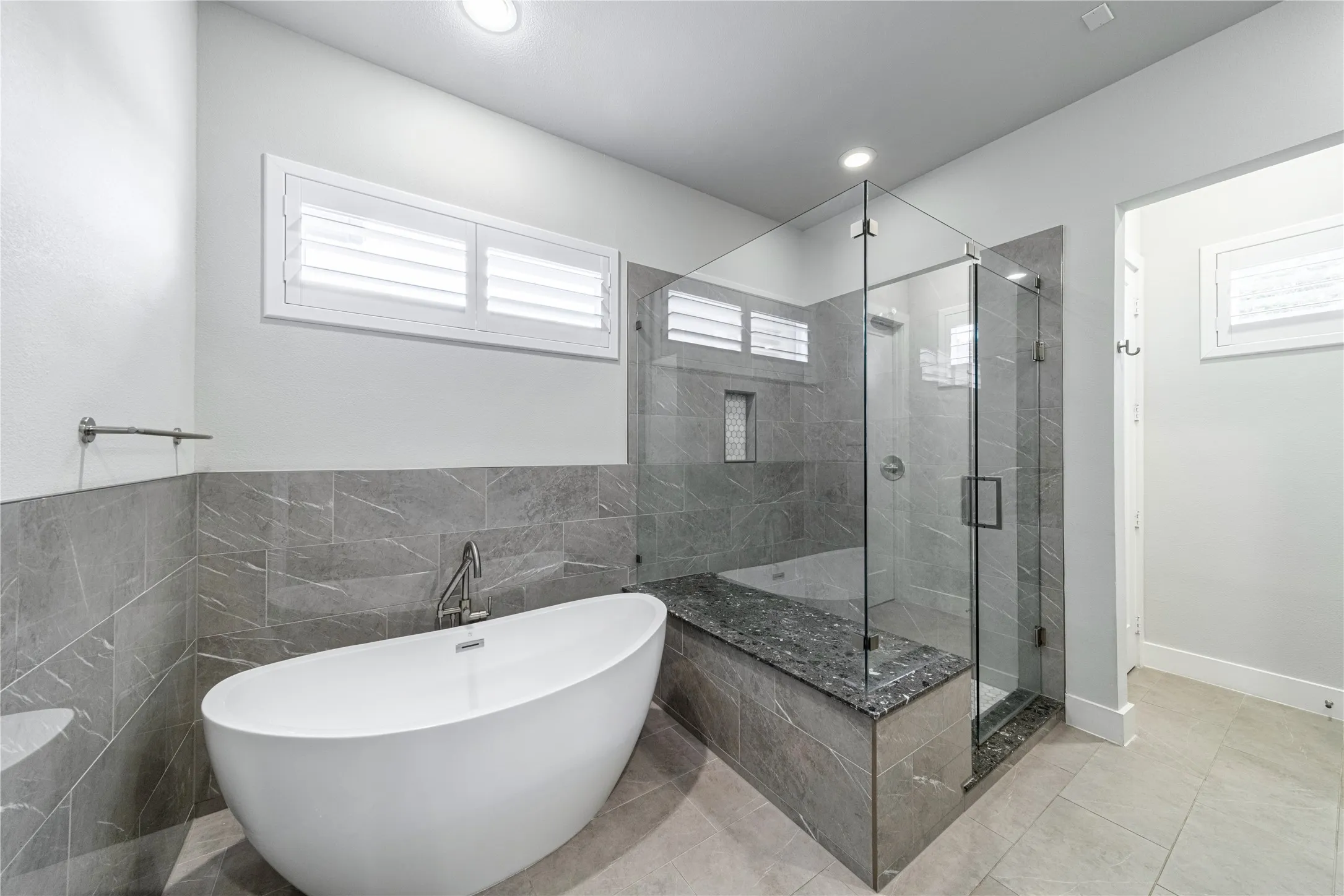 Single Family Residence For Sale in Dallas County , 4107 Entrada Way, Dallas, Texas 75219, 3 Bedroom, 5 Bathroom, 2 Garage spaces, 3,296 Sqft, built in 2019, mls#21232980, Real Estate Agent in Dallas, Homes For Sale in Dallas county, Homes For Sale in Dallas, Realtor in Dallas Texas, Real Estate Brokerage Independent Realty Texas, Luminita Cordes Realtor