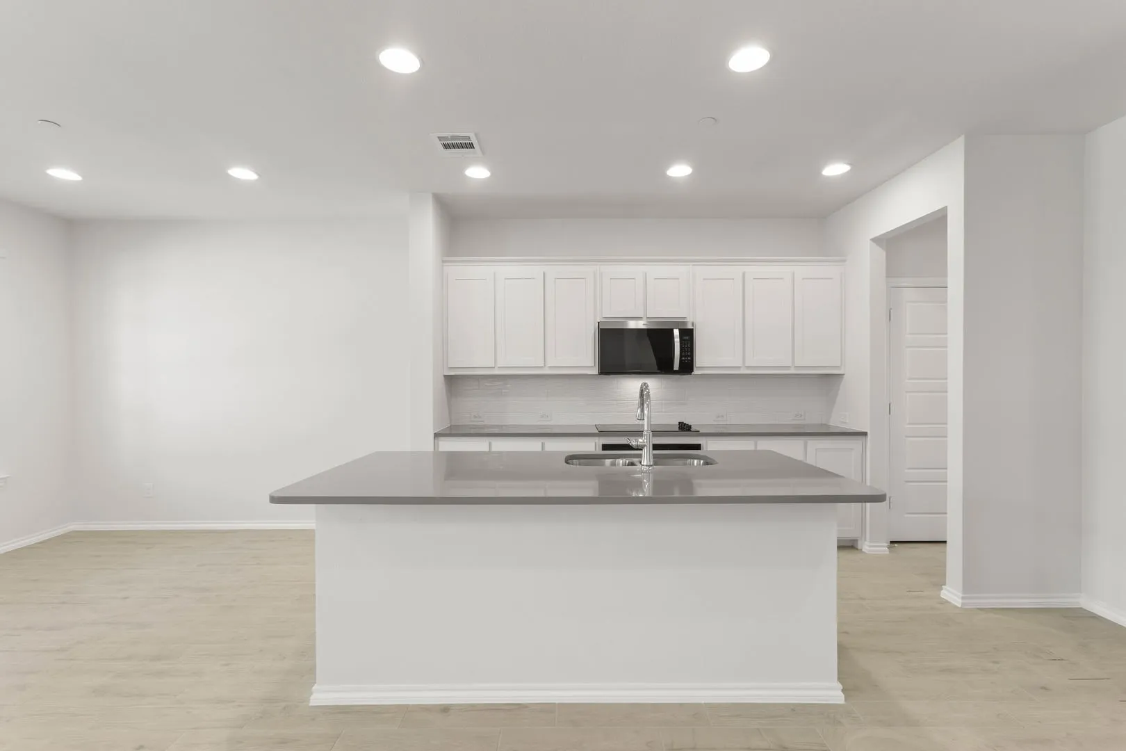 4507 Avion-Kitchen-1