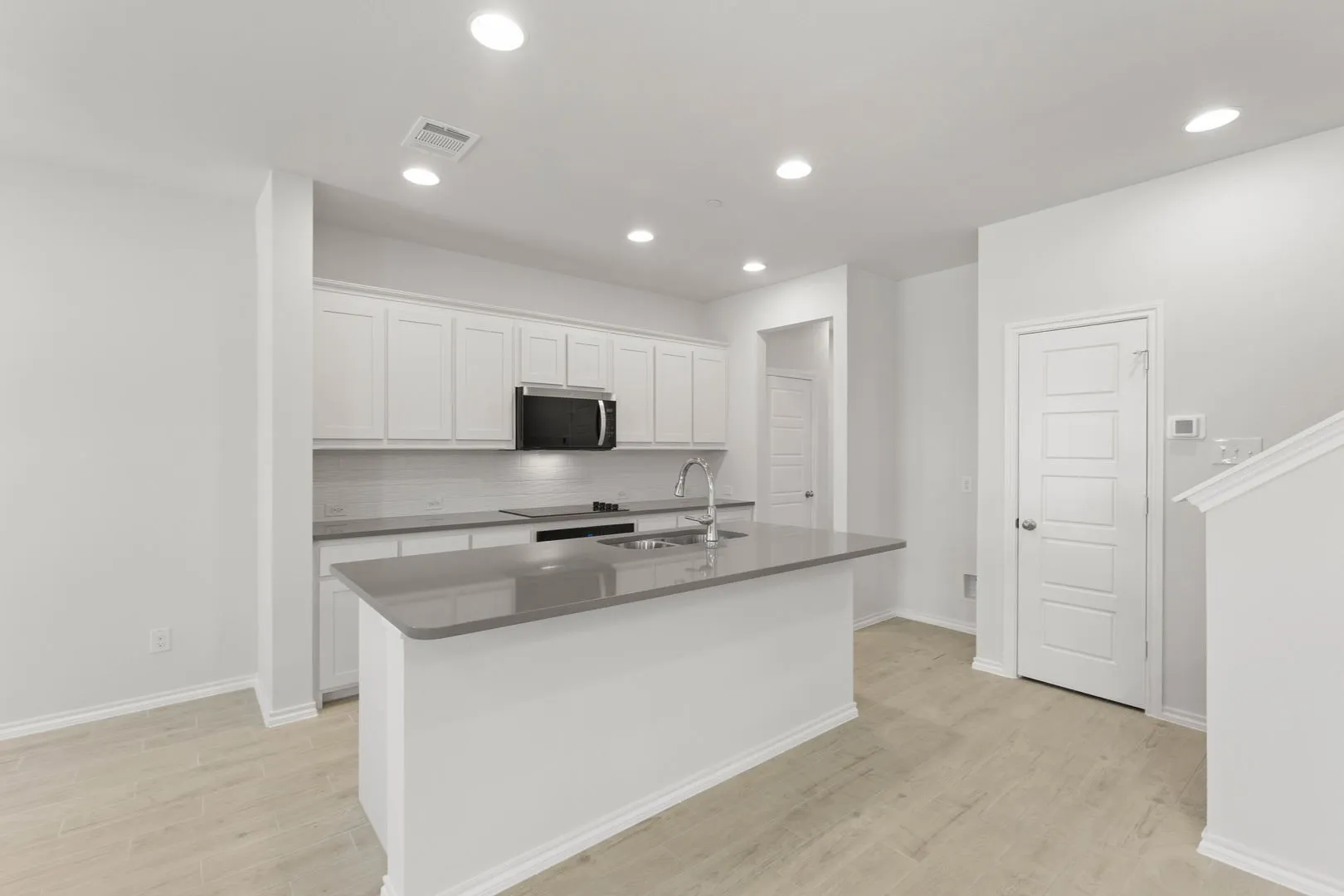 4507 Avion-Kitchen-2