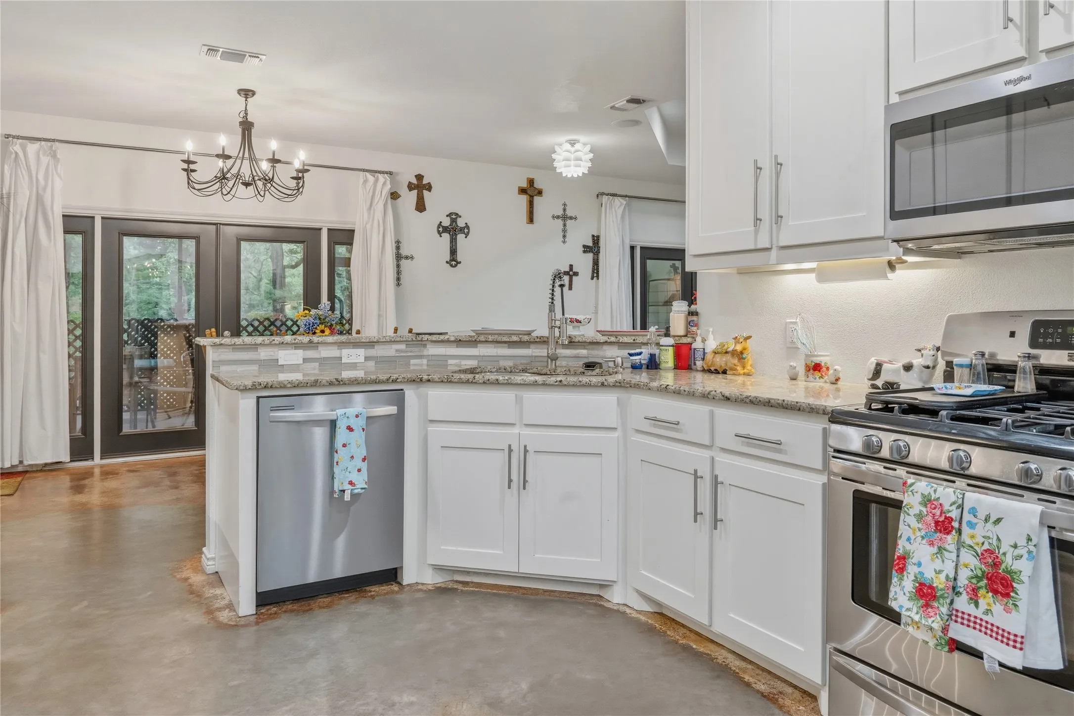 Single Family Residence For Sale in Rains County , 220 Rs County Road 4263, Emory, Texas 75440, 3 Bedroom, 3 Bathroom, 2 Garage spaces, 1,982 Sqft, built in 2011, mls#21242744, Real Estate Agent in Emory, Homes For Sale in Rains county, Homes For Sale in Emory, Realtor in Emory Texas, Real Estate Brokerage Independent Realty Texas, Luminita Cordes Realtor
