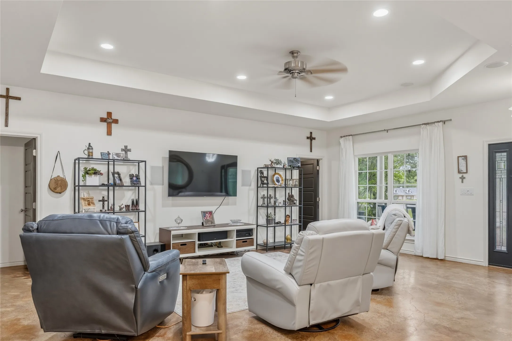 Single Family Residence For Sale in Rains County , 220 Rs County Road 4263, Emory, Texas 75440, 3 Bedroom, 3 Bathroom, 2 Garage spaces, 1,982 Sqft, built in 2011, mls#21242744, Real Estate Agent in Emory, Homes For Sale in Rains county, Homes For Sale in Emory, Realtor in Emory Texas, Real Estate Brokerage Independent Realty Texas, Luminita Cordes Realtor