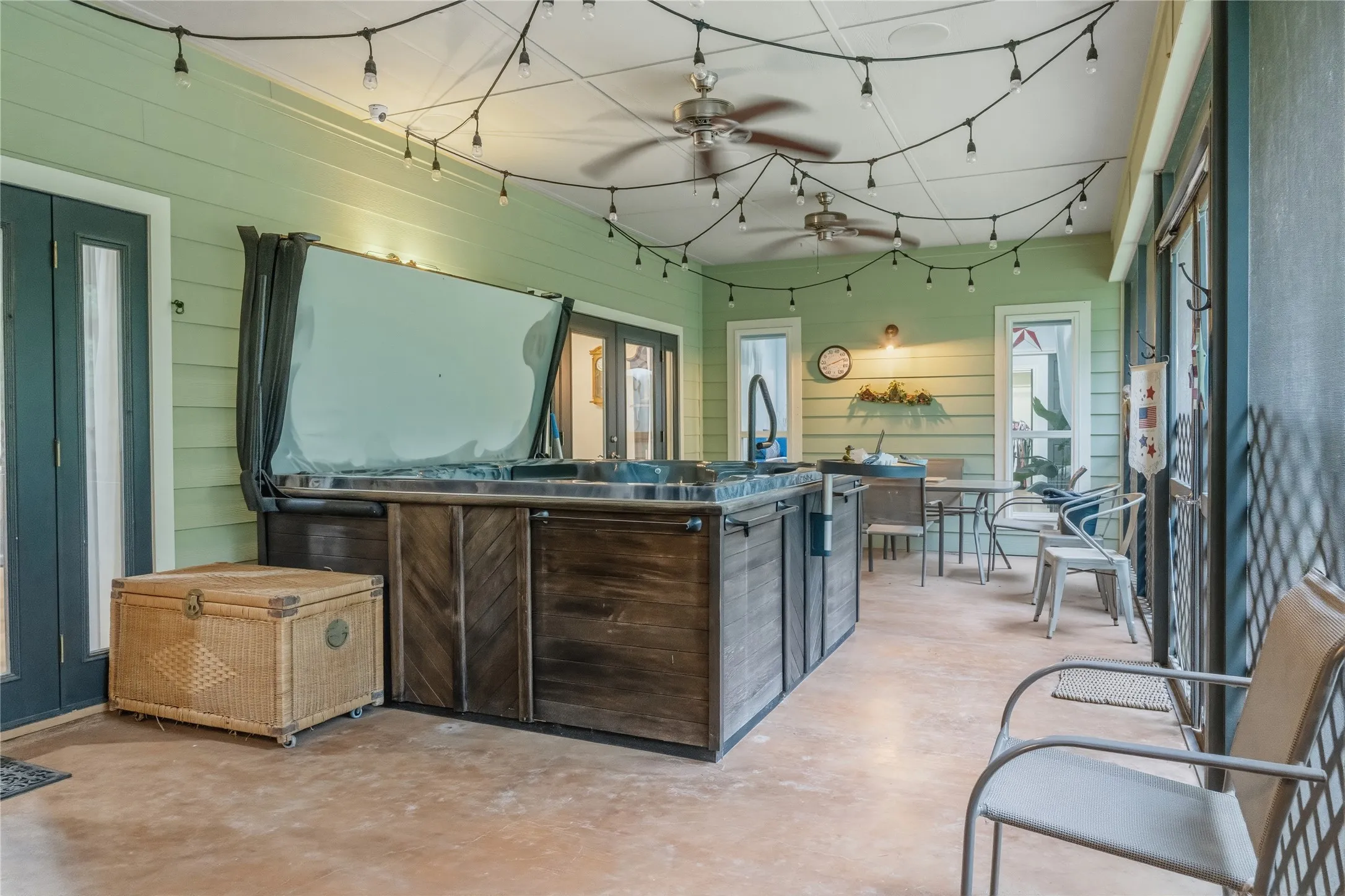 Single Family Residence For Sale in Rains County , 220 Rs County Road 4263, Emory, Texas 75440, 3 Bedroom, 3 Bathroom, 2 Garage spaces, 1,982 Sqft, built in 2011, mls#21242744, Real Estate Agent in Emory, Homes For Sale in Rains county, Homes For Sale in Emory, Realtor in Emory Texas, Real Estate Brokerage Independent Realty Texas, Luminita Cordes Realtor