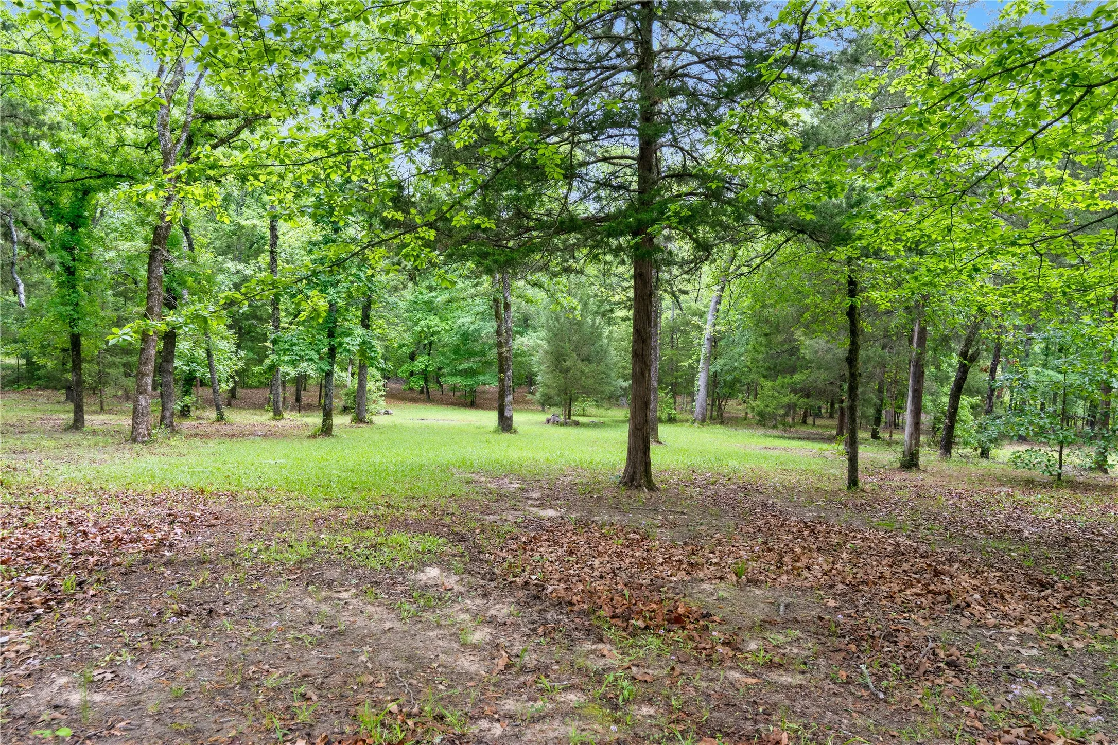 Single Family Residence For Sale in Rains County , 220 Rs County Road 4263, Emory, Texas 75440, 3 Bedroom, 3 Bathroom, 2 Garage spaces, 1,982 Sqft, built in 2011, mls#21242744, Real Estate Agent in Emory, Homes For Sale in Rains county, Homes For Sale in Emory, Realtor in Emory Texas, Real Estate Brokerage Independent Realty Texas, Luminita Cordes Realtor