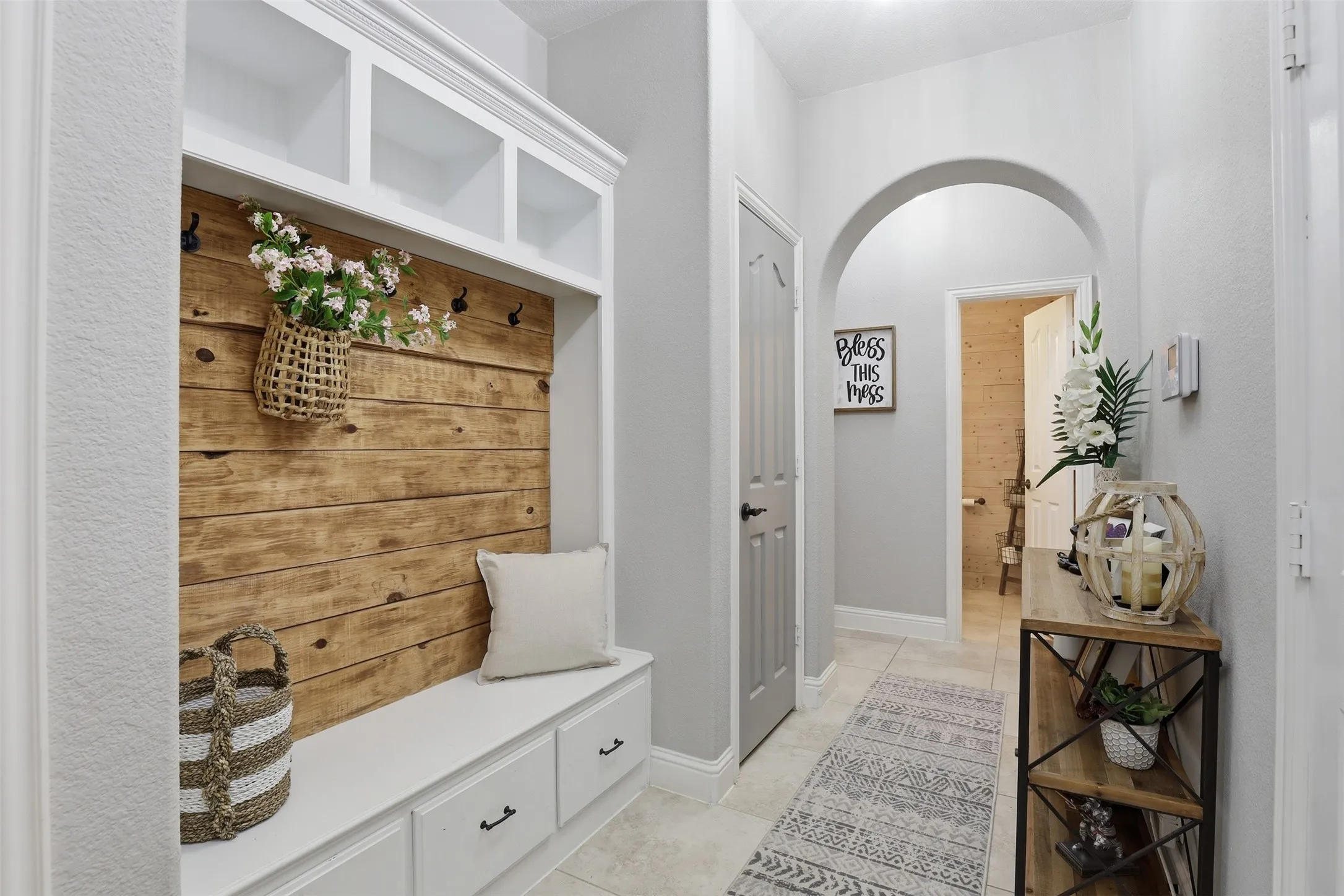Single Family Residence For Sale in Johnson County , 1004 Tara Drive, Burleson, Texas 76028, 4 Bedroom, 4 Bathroom, 3 Garage spaces, 3,742 Sqft, built in 2012, Preowned, mls#21237739, Real Estate Agent in Burleson, Homes For Sale in Johnson county, Homes For Sale in Burleson, Realtor in Burleson Texas, Real Estate Brokerage Independent Realty Texas, Luminita Cordes Realtor