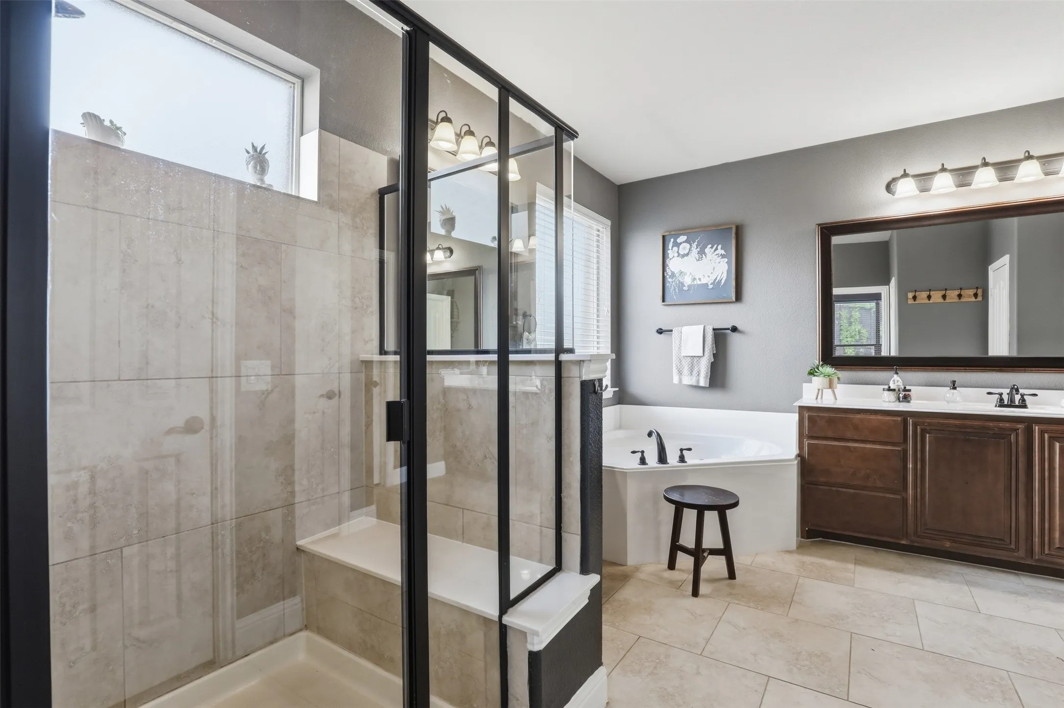 Single Family Residence For Sale in Johnson County , 1004 Tara Drive, Burleson, Texas 76028, 4 Bedroom, 4 Bathroom, 3 Garage spaces, 3,742 Sqft, built in 2012, Preowned, mls#21237739, Real Estate Agent in Burleson, Homes For Sale in Johnson county, Homes For Sale in Burleson, Realtor in Burleson Texas, Real Estate Brokerage Independent Realty Texas, Luminita Cordes Realtor