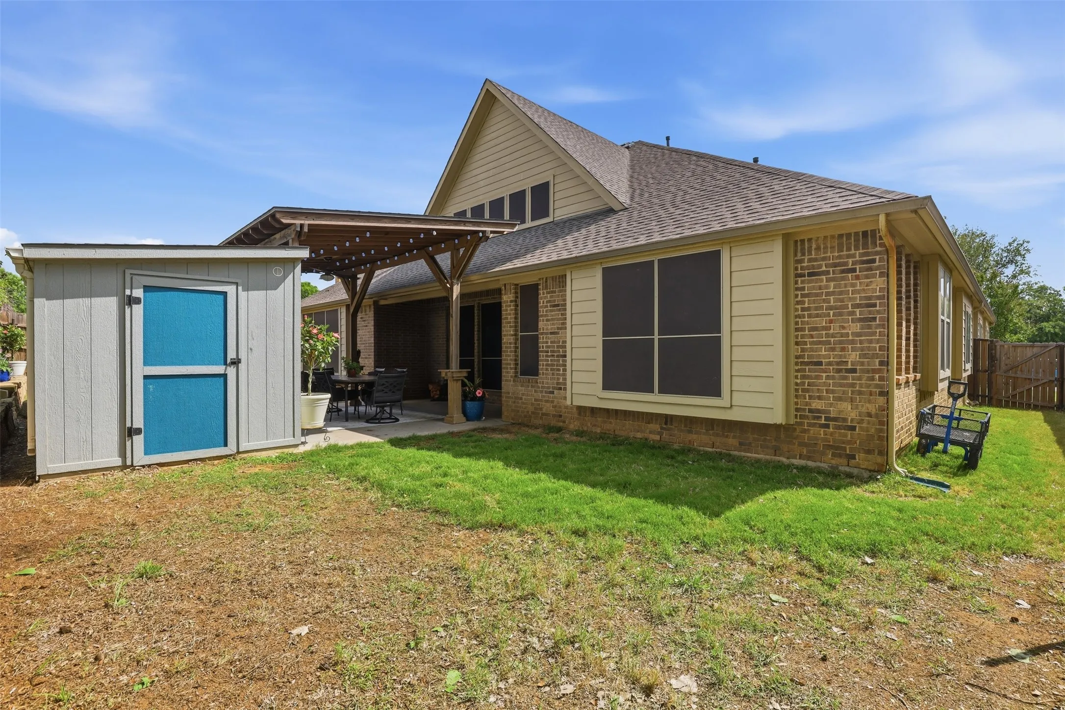 Single Family Residence For Sale in Johnson County , 1004 Tara Drive, Burleson, Texas 76028, 4 Bedroom, 4 Bathroom, 3 Garage spaces, 3,742 Sqft, built in 2012, Preowned, mls#21237739, Real Estate Agent in Burleson, Homes For Sale in Johnson county, Homes For Sale in Burleson, Realtor in Burleson Texas, Real Estate Brokerage Independent Realty Texas, Luminita Cordes Realtor