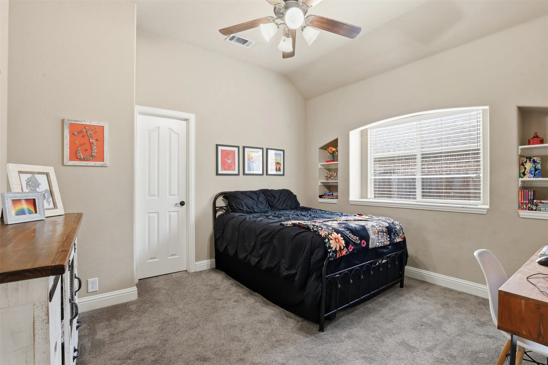 Single Family Residence For Sale in Johnson County , 1004 Tara Drive, Burleson, Texas 76028, 4 Bedroom, 4 Bathroom, 3 Garage spaces, 3,742 Sqft, built in 2012, Preowned, mls#21237739, Real Estate Agent in Burleson, Homes For Sale in Johnson county, Homes For Sale in Burleson, Realtor in Burleson Texas, Real Estate Brokerage Independent Realty Texas, Luminita Cordes Realtor