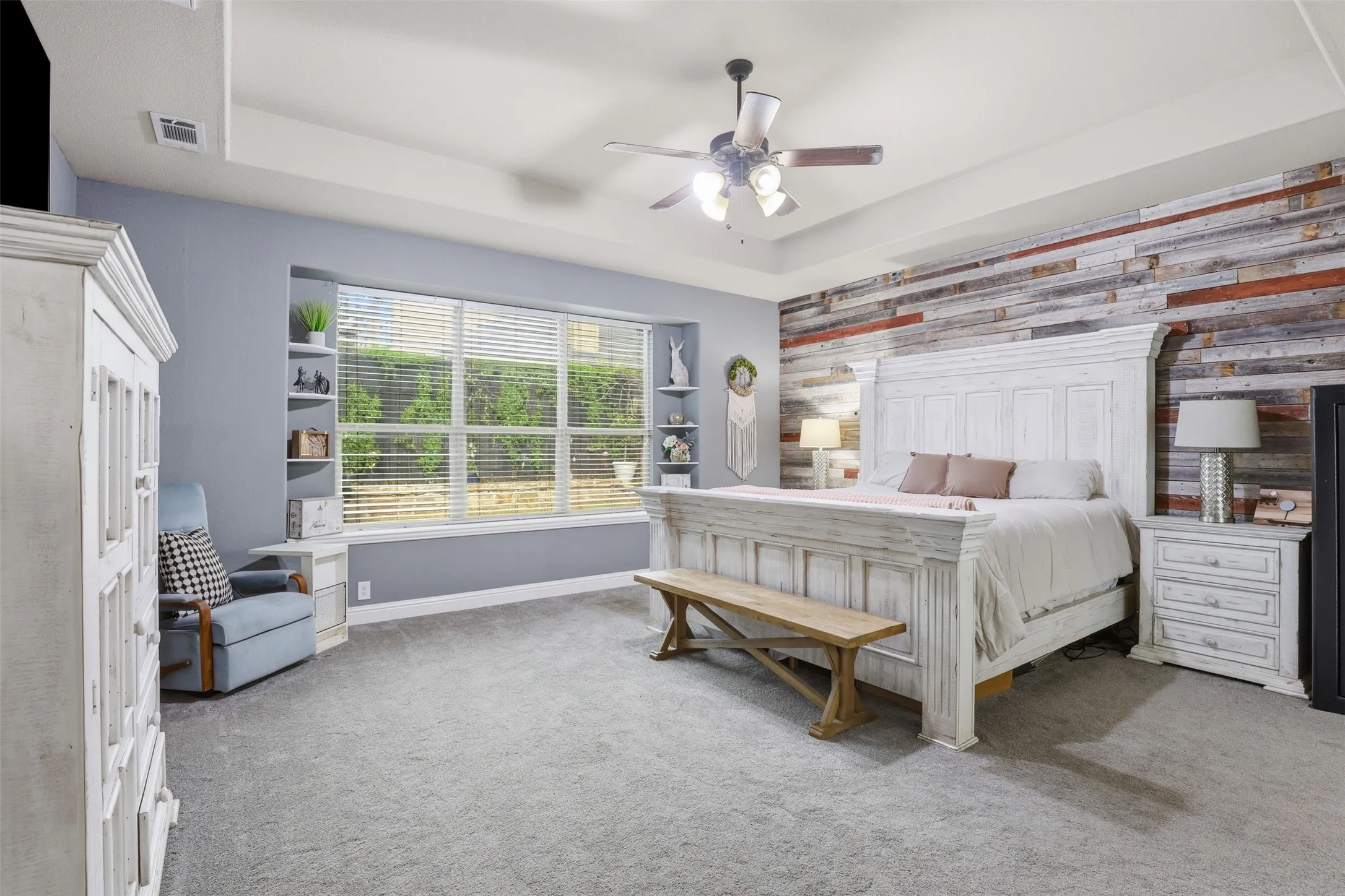 Single Family Residence For Sale in Johnson County , 1004 Tara Drive, Burleson, Texas 76028, 4 Bedroom, 4 Bathroom, 3 Garage spaces, 3,742 Sqft, built in 2012, Preowned, mls#21237739, Real Estate Agent in Burleson, Homes For Sale in Johnson county, Homes For Sale in Burleson, Realtor in Burleson Texas, Real Estate Brokerage Independent Realty Texas, Luminita Cordes Realtor