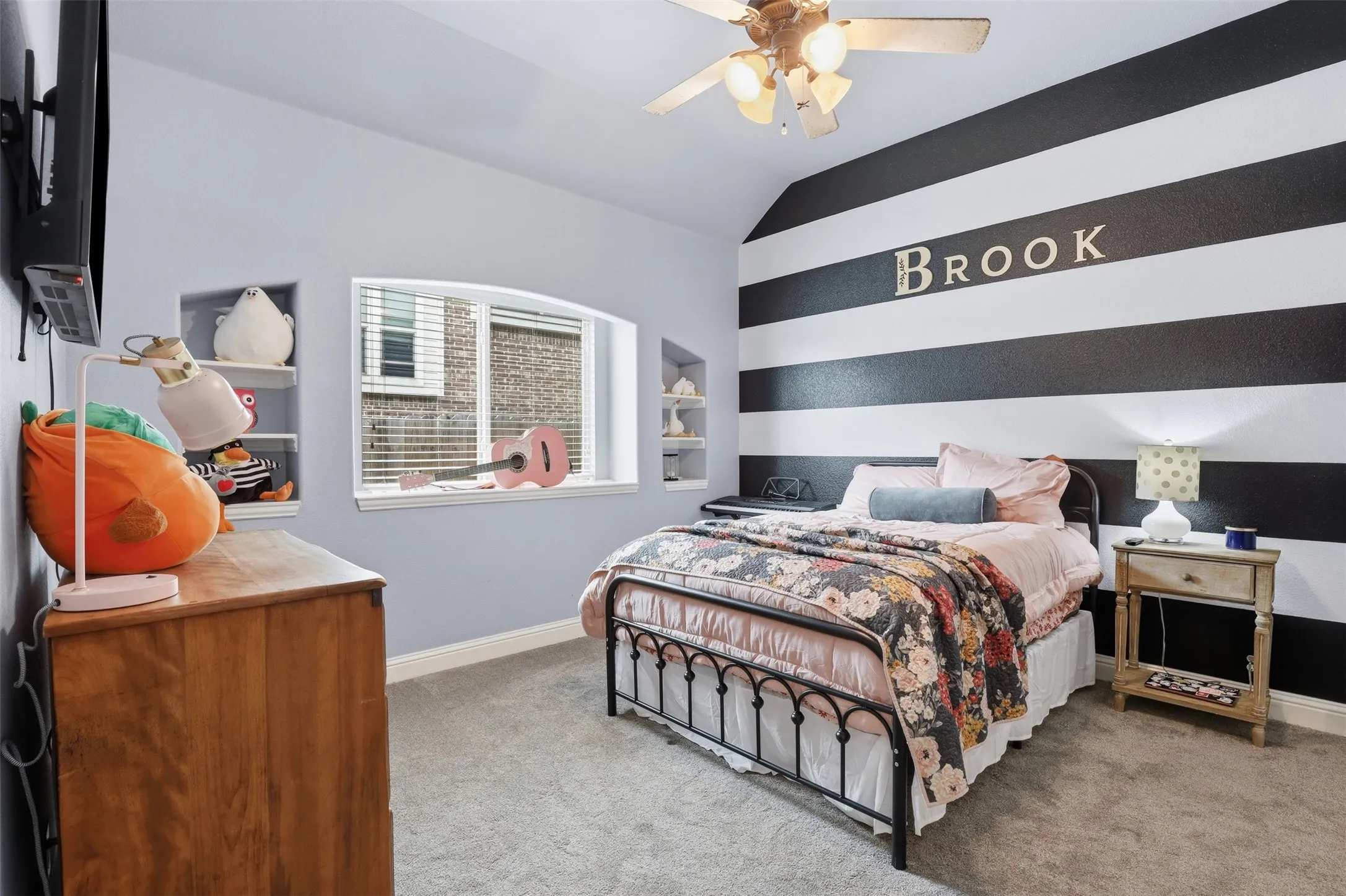 Single Family Residence For Sale in Johnson County , 1004 Tara Drive, Burleson, Texas 76028, 4 Bedroom, 4 Bathroom, 3 Garage spaces, 3,742 Sqft, built in 2012, Preowned, mls#21237739, Real Estate Agent in Burleson, Homes For Sale in Johnson county, Homes For Sale in Burleson, Realtor in Burleson Texas, Real Estate Brokerage Independent Realty Texas, Luminita Cordes Realtor