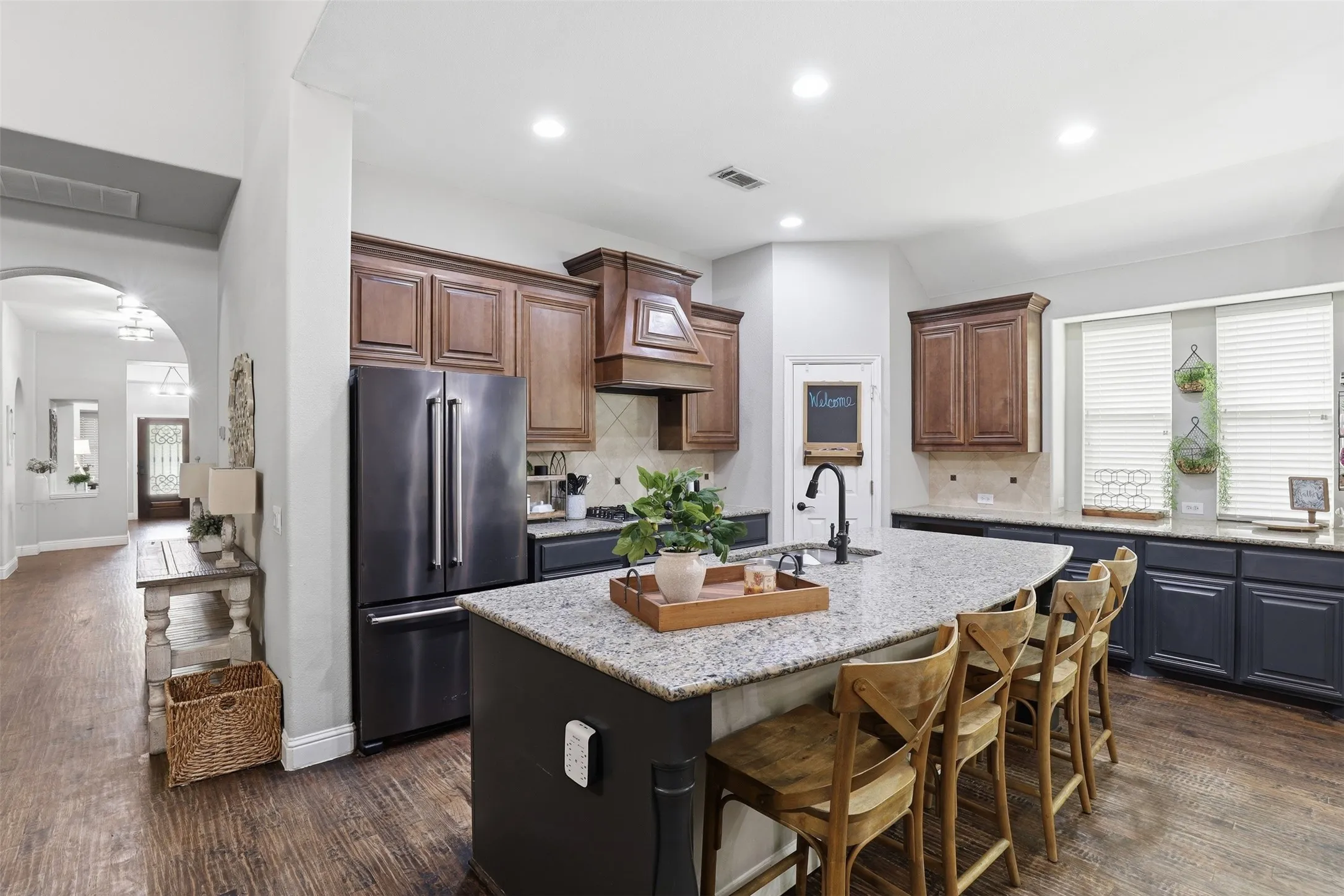 Single Family Residence For Sale in Johnson County , 1004 Tara Drive, Burleson, Texas 76028, 4 Bedroom, 4 Bathroom, 3 Garage spaces, 3,742 Sqft, built in 2012, Preowned, mls#21237739, Real Estate Agent in Burleson, Homes For Sale in Johnson county, Homes For Sale in Burleson, Realtor in Burleson Texas, Real Estate Brokerage Independent Realty Texas, Luminita Cordes Realtor