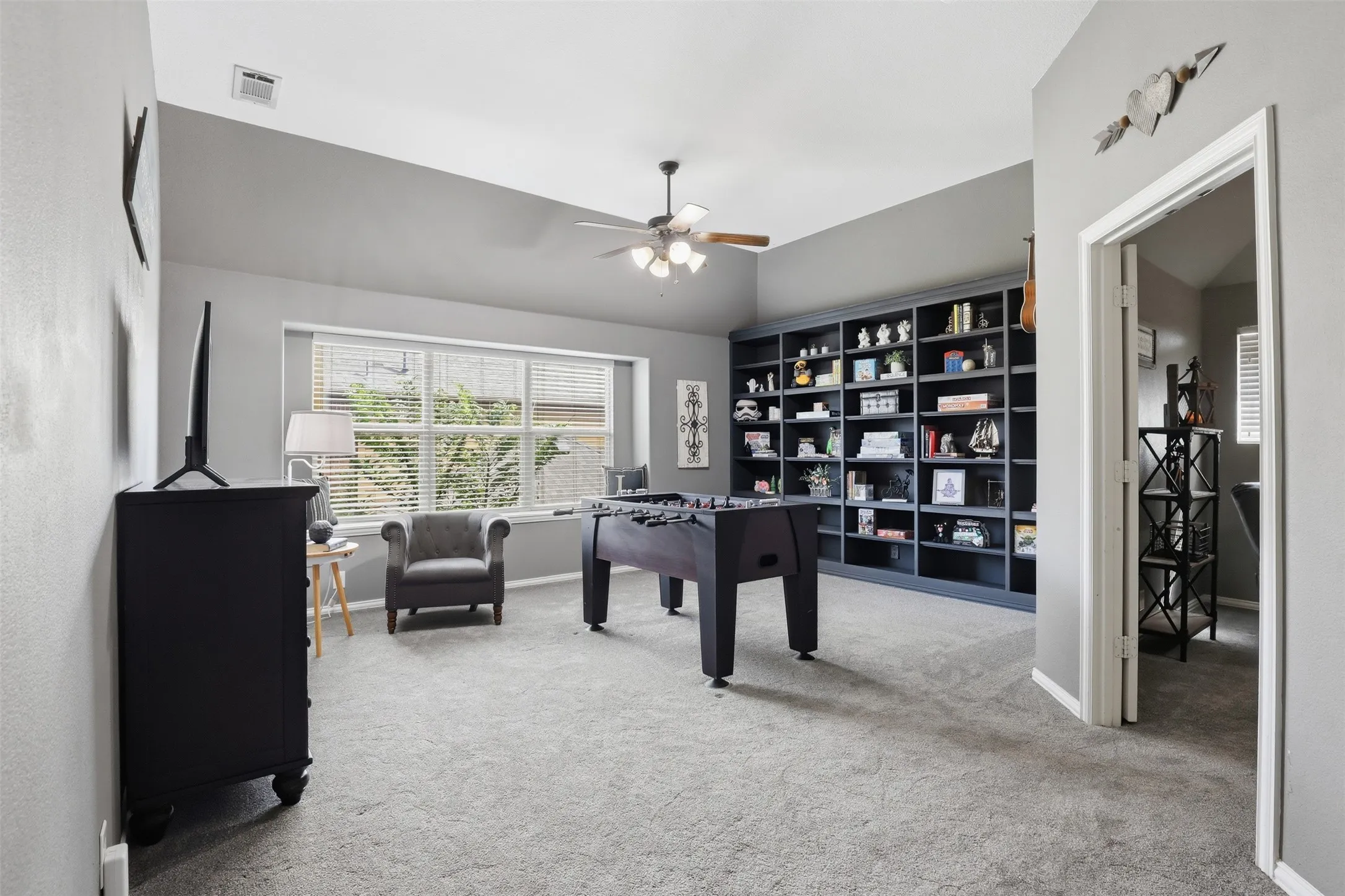 Single Family Residence For Sale in Johnson County , 1004 Tara Drive, Burleson, Texas 76028, 4 Bedroom, 4 Bathroom, 3 Garage spaces, 3,742 Sqft, built in 2012, Preowned, mls#21237739, Real Estate Agent in Burleson, Homes For Sale in Johnson county, Homes For Sale in Burleson, Realtor in Burleson Texas, Real Estate Brokerage Independent Realty Texas, Luminita Cordes Realtor
