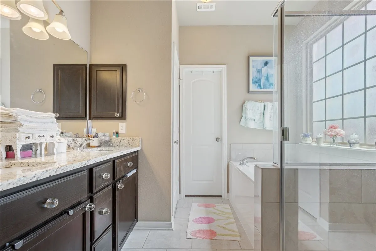 Single Family Residence For Sale in Mc Lennan County , 10205 Mickler Lane, Waco, Texas 76708, 4 Bedroom, 3 Bathroom, 2 Garage spaces, 2,274 Sqft, built in 2016, Preowned, mls#21242759, Real Estate Agent in Waco, Homes For Sale in Mc Lennan county, Homes For Sale in Waco, Realtor in Waco Texas, Real Estate Brokerage Independent Realty Texas, Luminita Cordes Realtor