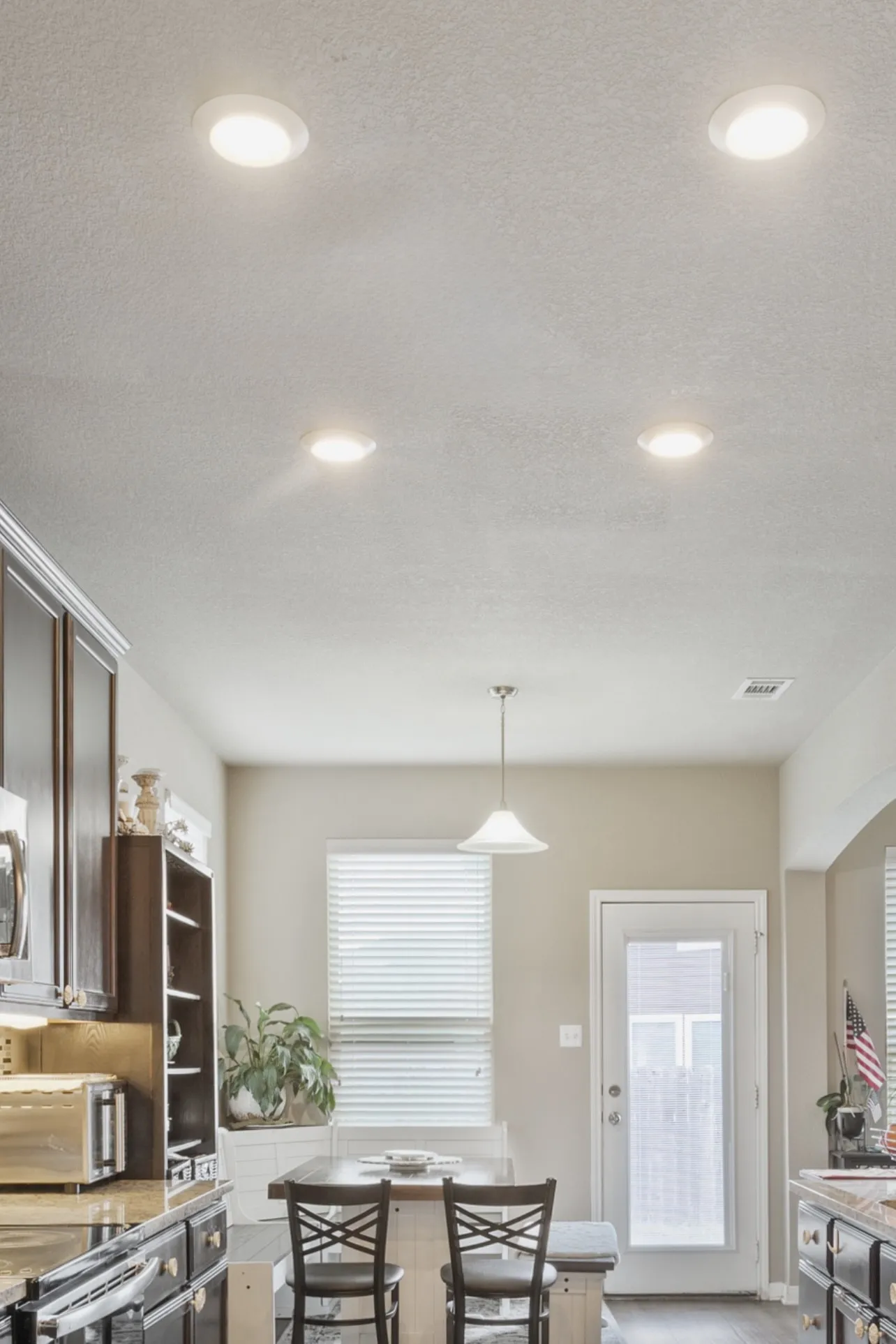 Single Family Residence For Sale in Mc Lennan County , 10205 Mickler Lane, Waco, Texas 76708, 4 Bedroom, 3 Bathroom, 2 Garage spaces, 2,274 Sqft, built in 2016, Preowned, mls#21242759, Real Estate Agent in Waco, Homes For Sale in Mc Lennan county, Homes For Sale in Waco, Realtor in Waco Texas, Real Estate Brokerage Independent Realty Texas, Luminita Cordes Realtor