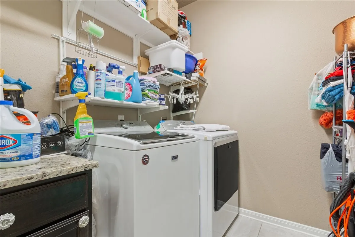 Single Family Residence For Sale in Mc Lennan County , 10205 Mickler Lane, Waco, Texas 76708, 4 Bedroom, 3 Bathroom, 2 Garage spaces, 2,274 Sqft, built in 2016, Preowned, mls#21242759, Real Estate Agent in Waco, Homes For Sale in Mc Lennan county, Homes For Sale in Waco, Realtor in Waco Texas, Real Estate Brokerage Independent Realty Texas, Luminita Cordes Realtor