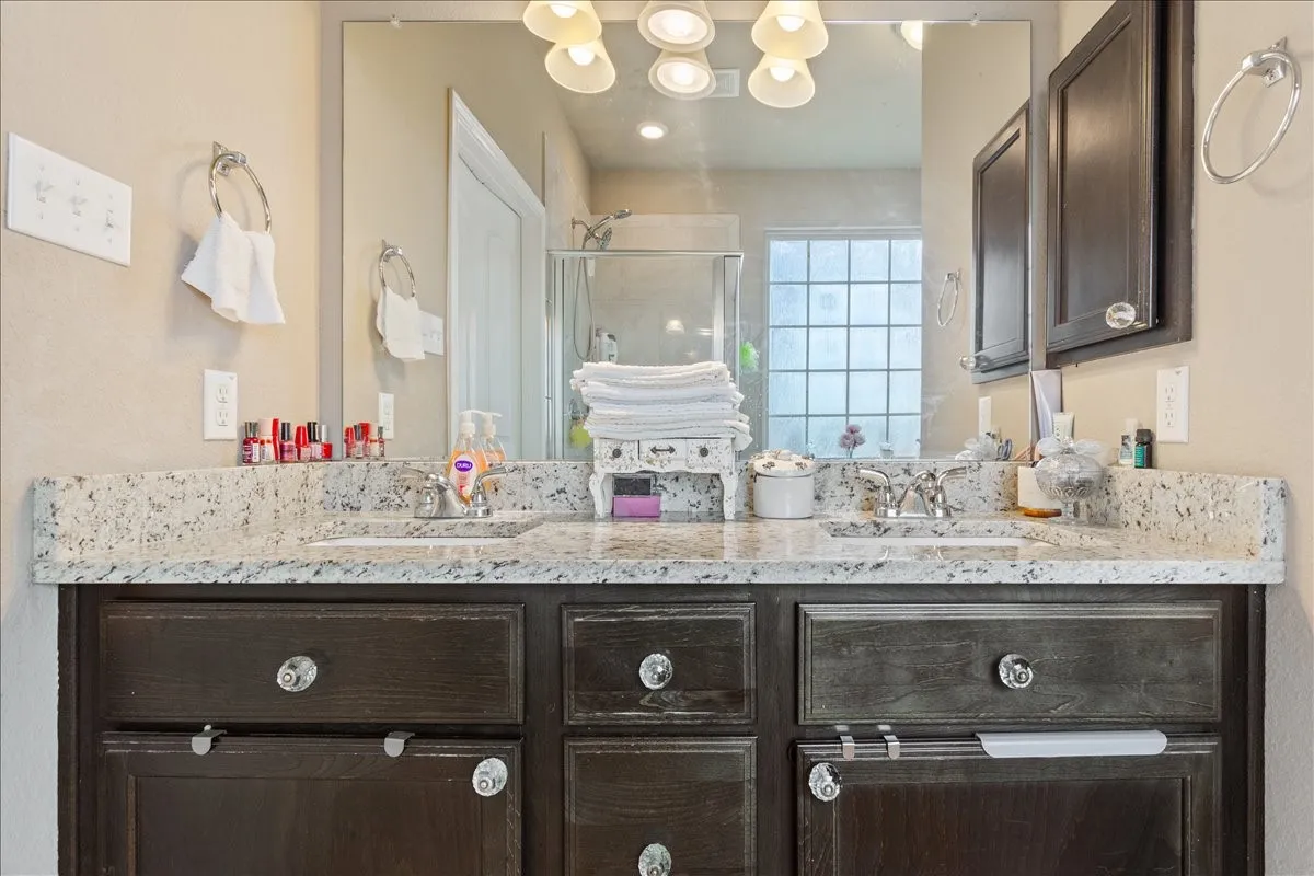 Single Family Residence For Sale in Mc Lennan County , 10205 Mickler Lane, Waco, Texas 76708, 4 Bedroom, 3 Bathroom, 2 Garage spaces, 2,274 Sqft, built in 2016, Preowned, mls#21242759, Real Estate Agent in Waco, Homes For Sale in Mc Lennan county, Homes For Sale in Waco, Realtor in Waco Texas, Real Estate Brokerage Independent Realty Texas, Luminita Cordes Realtor