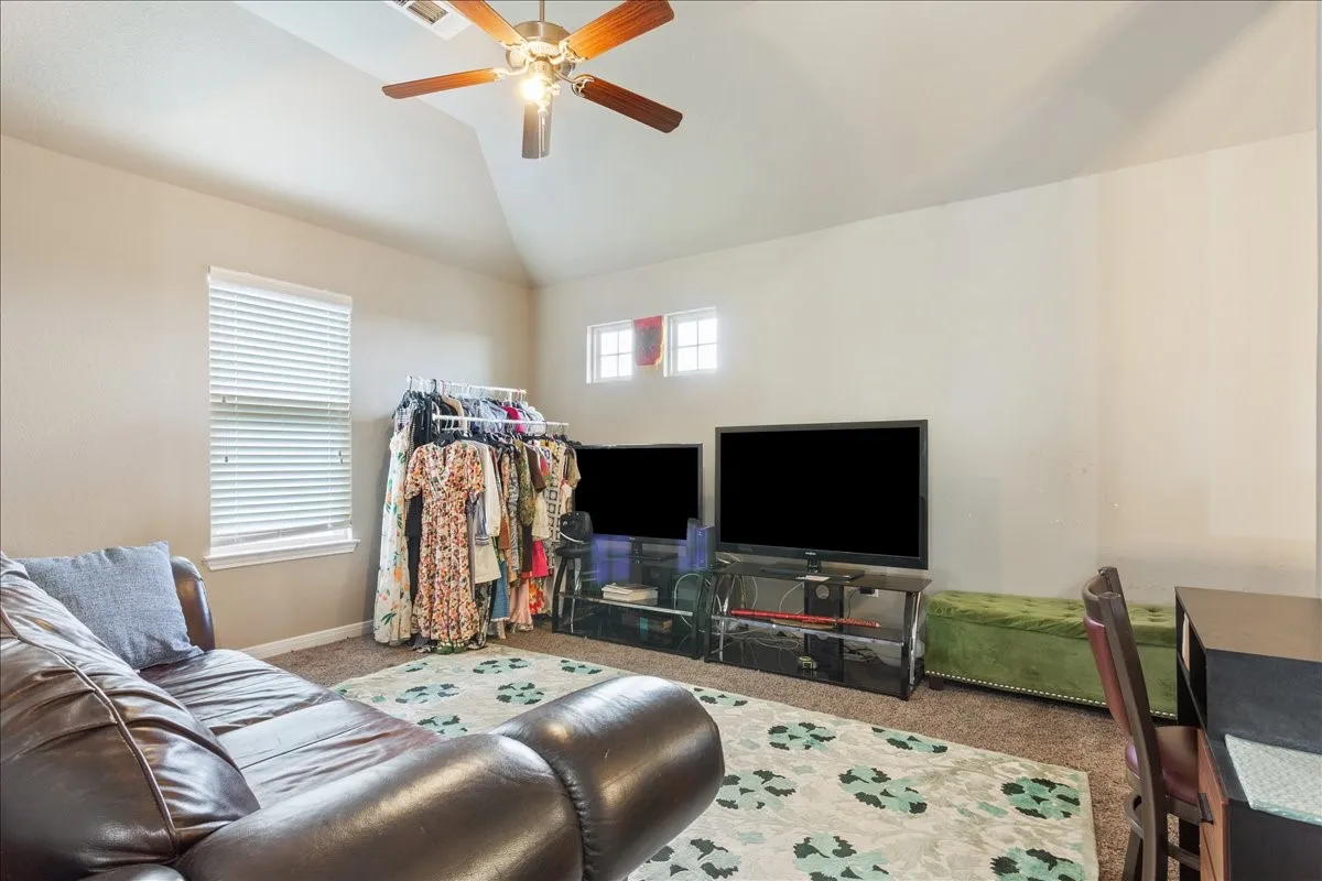 Single Family Residence For Sale in Mc Lennan County , 10205 Mickler Lane, Waco, Texas 76708, 4 Bedroom, 3 Bathroom, 2 Garage spaces, 2,274 Sqft, built in 2016, Preowned, mls#21242759, Real Estate Agent in Waco, Homes For Sale in Mc Lennan county, Homes For Sale in Waco, Realtor in Waco Texas, Real Estate Brokerage Independent Realty Texas, Luminita Cordes Realtor
