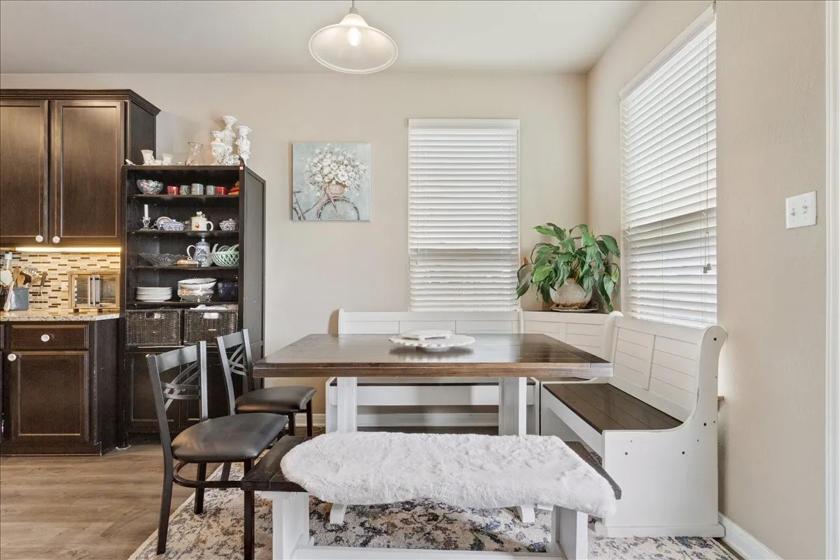Single Family Residence For Sale in Mc Lennan County , 10205 Mickler Lane, Waco, Texas 76708, 4 Bedroom, 3 Bathroom, 2 Garage spaces, 2,274 Sqft, built in 2016, Preowned, mls#21242759, Real Estate Agent in Waco, Homes For Sale in Mc Lennan county, Homes For Sale in Waco, Realtor in Waco Texas, Real Estate Brokerage Independent Realty Texas, Luminita Cordes Realtor