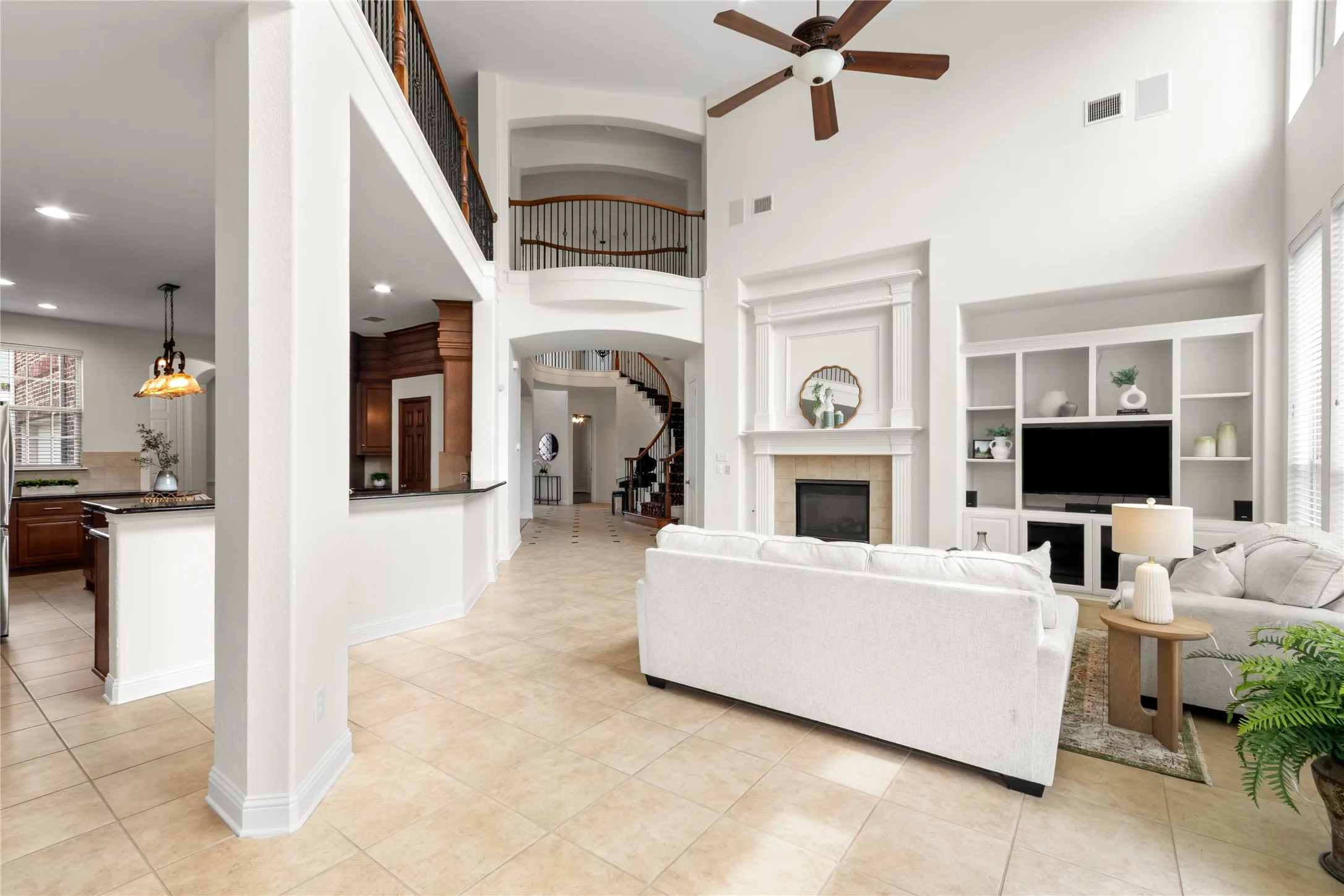 Single Family Residence For Sale in Collin County , 723 Nighthawk Drive, Murphy, Texas 75094, 5 Bedroom, 5 Bathroom, 3 Garage spaces, 5,237 Sqft, built in 2007, Preowned, mls#21241318, Real Estate Agent in Murphy, Homes For Sale in Collin county, Homes For Sale in Murphy, Realtor in Murphy Texas, Real Estate Brokerage Independent Realty Texas, Luminita Cordes Realtor