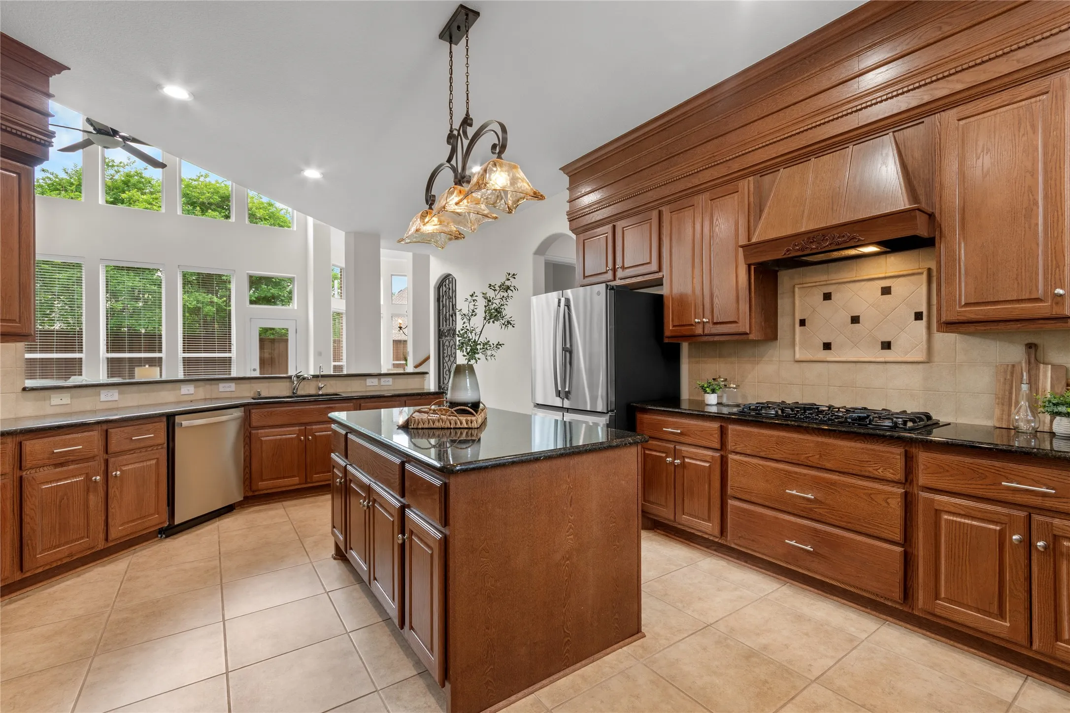Single Family Residence For Sale in Collin County , 723 Nighthawk Drive, Murphy, Texas 75094, 5 Bedroom, 5 Bathroom, 3 Garage spaces, 5,237 Sqft, built in 2007, Preowned, mls#21241318, Real Estate Agent in Murphy, Homes For Sale in Collin county, Homes For Sale in Murphy, Realtor in Murphy Texas, Real Estate Brokerage Independent Realty Texas, Luminita Cordes Realtor