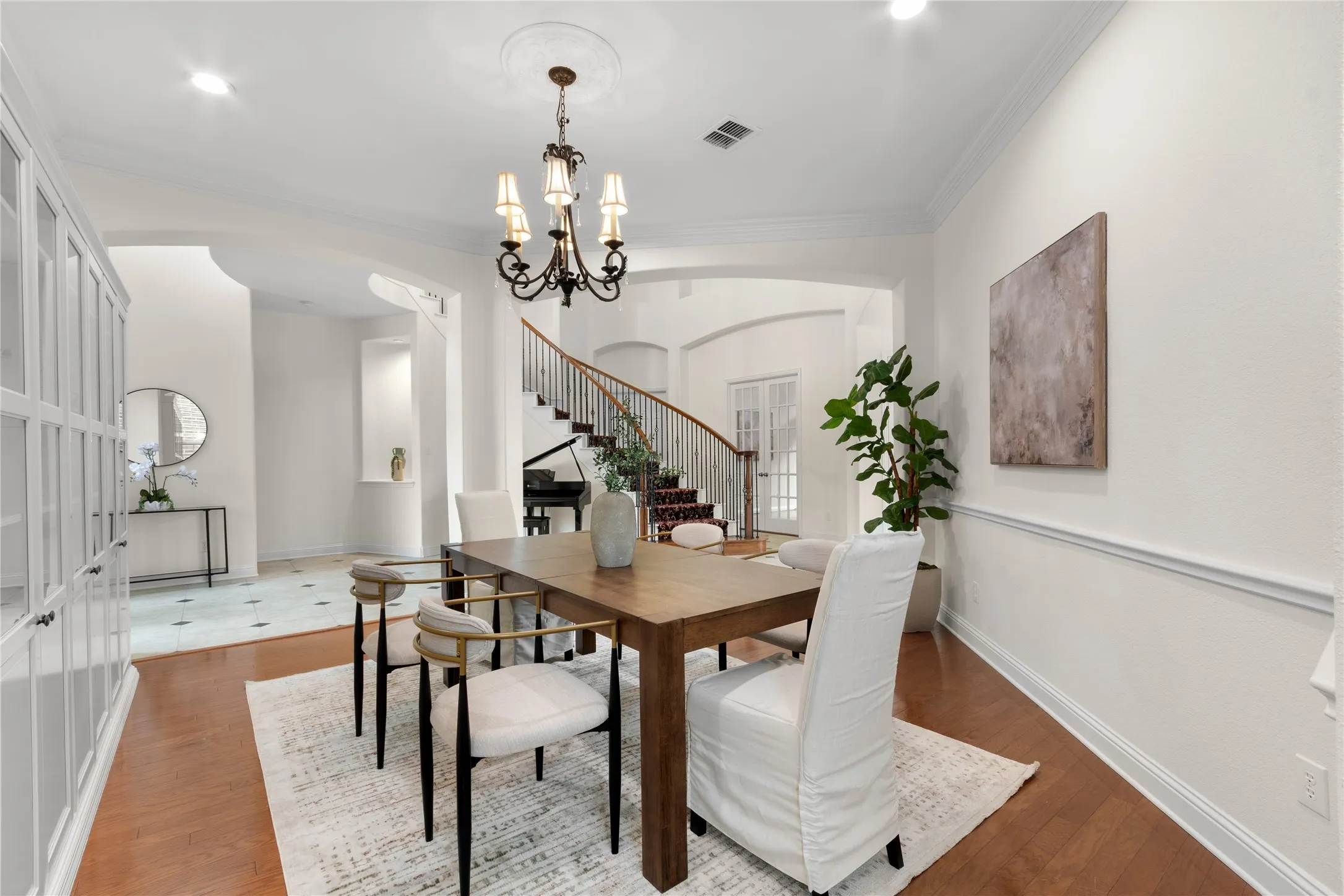 Single Family Residence For Sale in Collin County , 723 Nighthawk Drive, Murphy, Texas 75094, 5 Bedroom, 5 Bathroom, 3 Garage spaces, 5,237 Sqft, built in 2007, Preowned, mls#21241318, Real Estate Agent in Murphy, Homes For Sale in Collin county, Homes For Sale in Murphy, Realtor in Murphy Texas, Real Estate Brokerage Independent Realty Texas, Luminita Cordes Realtor