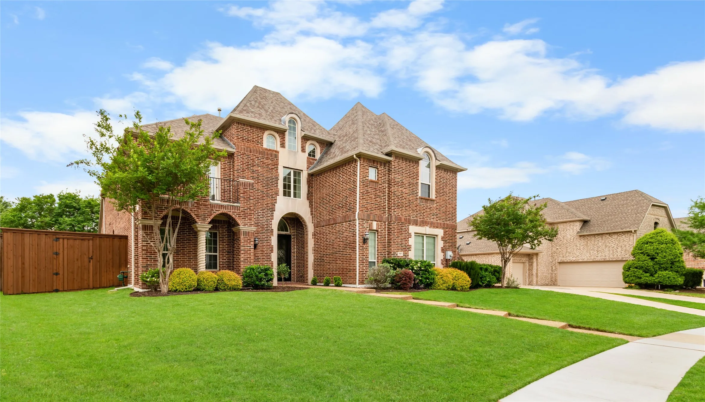 Single Family Residence For Sale in Collin County , 723 Nighthawk Drive, Murphy, Texas 75094, 5 Bedroom, 5 Bathroom, 3 Garage spaces, 5,237 Sqft, built in 2007, Preowned, mls#21241318, Real Estate Agent in Murphy, Homes For Sale in Collin county, Homes For Sale in Murphy, Realtor in Murphy Texas, Real Estate Brokerage Independent Realty Texas, Luminita Cordes Realtor