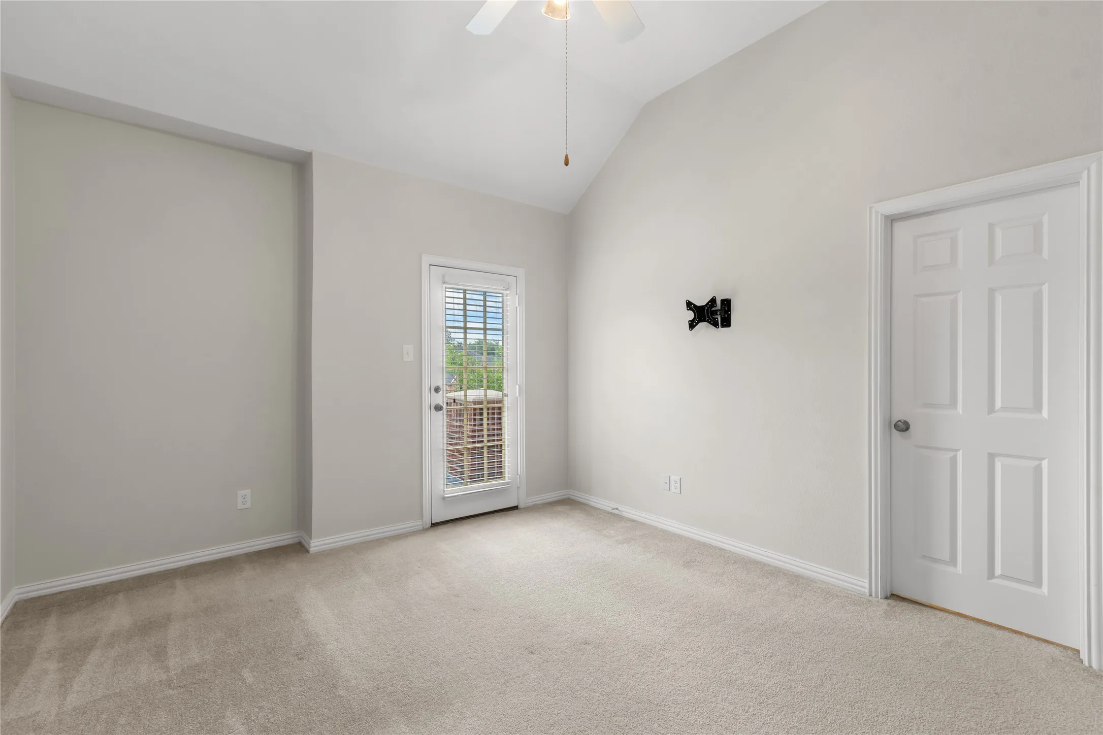 Single Family Residence For Sale in Collin County , 723 Nighthawk Drive, Murphy, Texas 75094, 5 Bedroom, 5 Bathroom, 3 Garage spaces, 5,237 Sqft, built in 2007, Preowned, mls#21241318, Real Estate Agent in Murphy, Homes For Sale in Collin county, Homes For Sale in Murphy, Realtor in Murphy Texas, Real Estate Brokerage Independent Realty Texas, Luminita Cordes Realtor