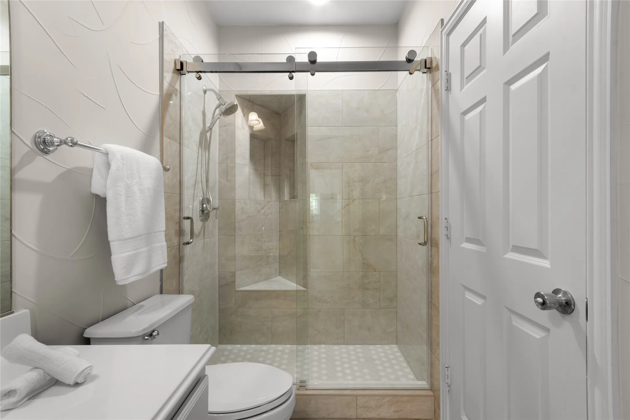 Single Family Residence For Sale in Collin County , 723 Nighthawk Drive, Murphy, Texas 75094, 5 Bedroom, 5 Bathroom, 3 Garage spaces, 5,237 Sqft, built in 2007, Preowned, mls#21241318, Real Estate Agent in Murphy, Homes For Sale in Collin county, Homes For Sale in Murphy, Realtor in Murphy Texas, Real Estate Brokerage Independent Realty Texas, Luminita Cordes Realtor
