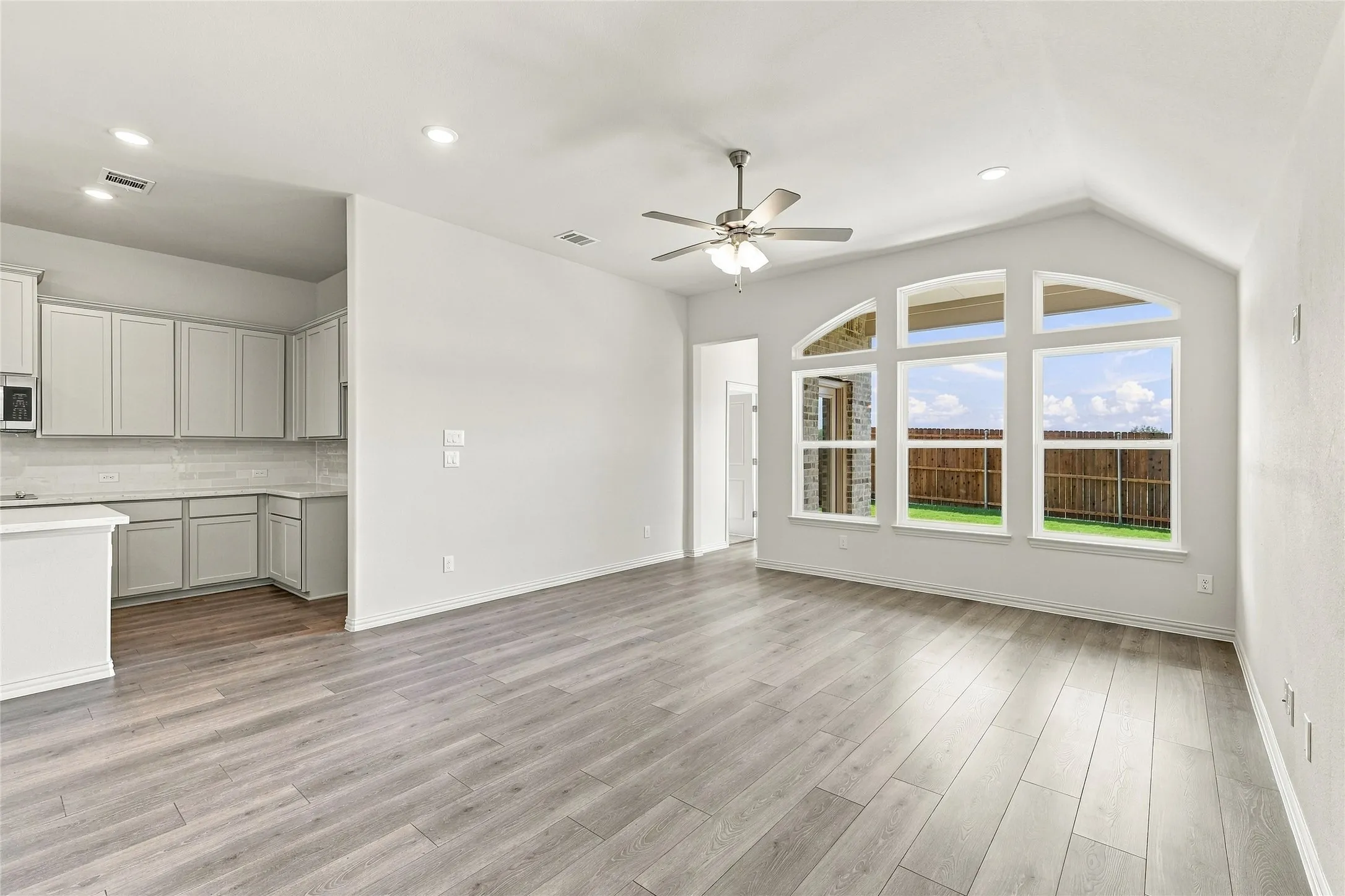 Single Family Residence For Sale in Collin County , 3729 Pitchfork Terrace, Anna, Texas 75409, 5 Bedroom, 3 Bathroom, 2 Garage spaces, 2,168 Sqft, built in 2026, New Construction - Incomplete, mls#21241877, Real Estate Agent in Anna, Homes For Sale in Collin county, Homes For Sale in Anna, Realtor in Anna Texas, Real Estate Brokerage Independent Realty Texas, Luminita Cordes Realtor