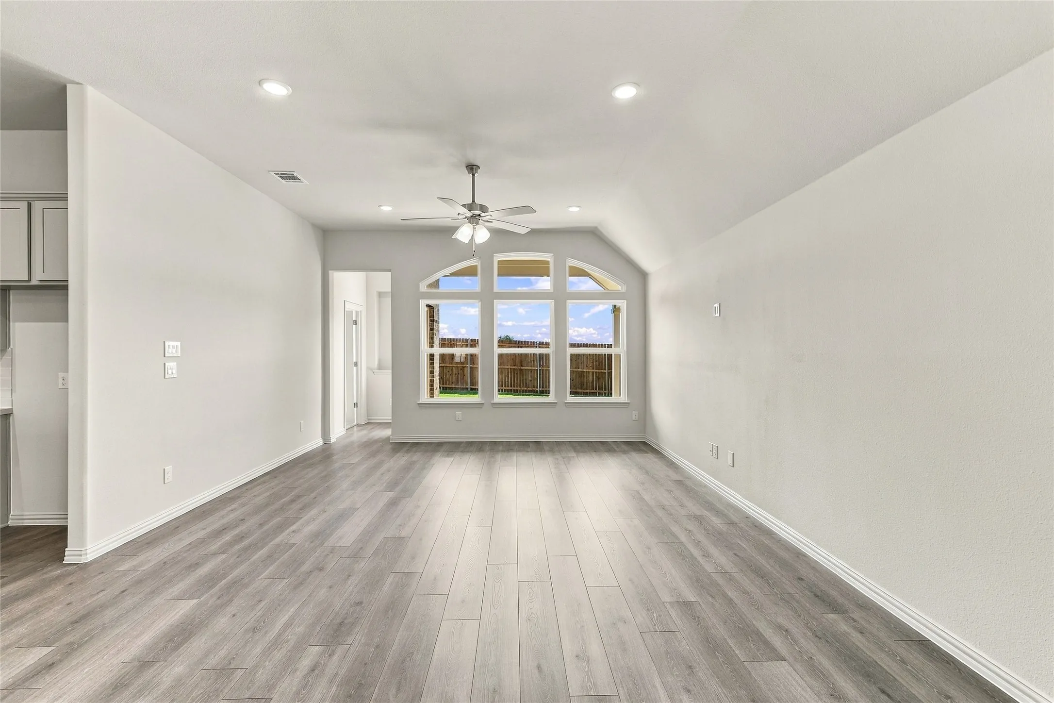 Single Family Residence For Sale in Collin County , 3729 Pitchfork Terrace, Anna, Texas 75409, 5 Bedroom, 3 Bathroom, 2 Garage spaces, 2,168 Sqft, built in 2026, New Construction - Incomplete, mls#21241877, Real Estate Agent in Anna, Homes For Sale in Collin county, Homes For Sale in Anna, Realtor in Anna Texas, Real Estate Brokerage Independent Realty Texas, Luminita Cordes Realtor