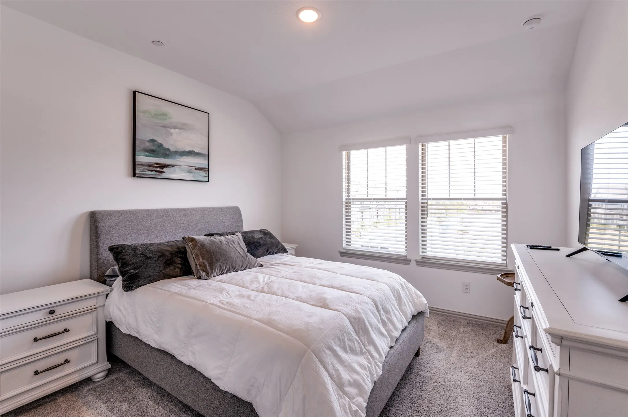 Townhouse For Sale in Collin County , 8725 Phoebe Road, Frisco, Texas 75035, 2 Bedroom, 3 Bathroom, 2 Garage spaces, 1,761 Sqft, built in 2023, Preowned, mls#21241660, Real Estate Agent in Frisco, Homes For Sale in Collin county, Homes For Sale in Frisco, Realtor in Frisco Texas, Real Estate Brokerage Independent Realty Texas, Luminita Cordes Realtor