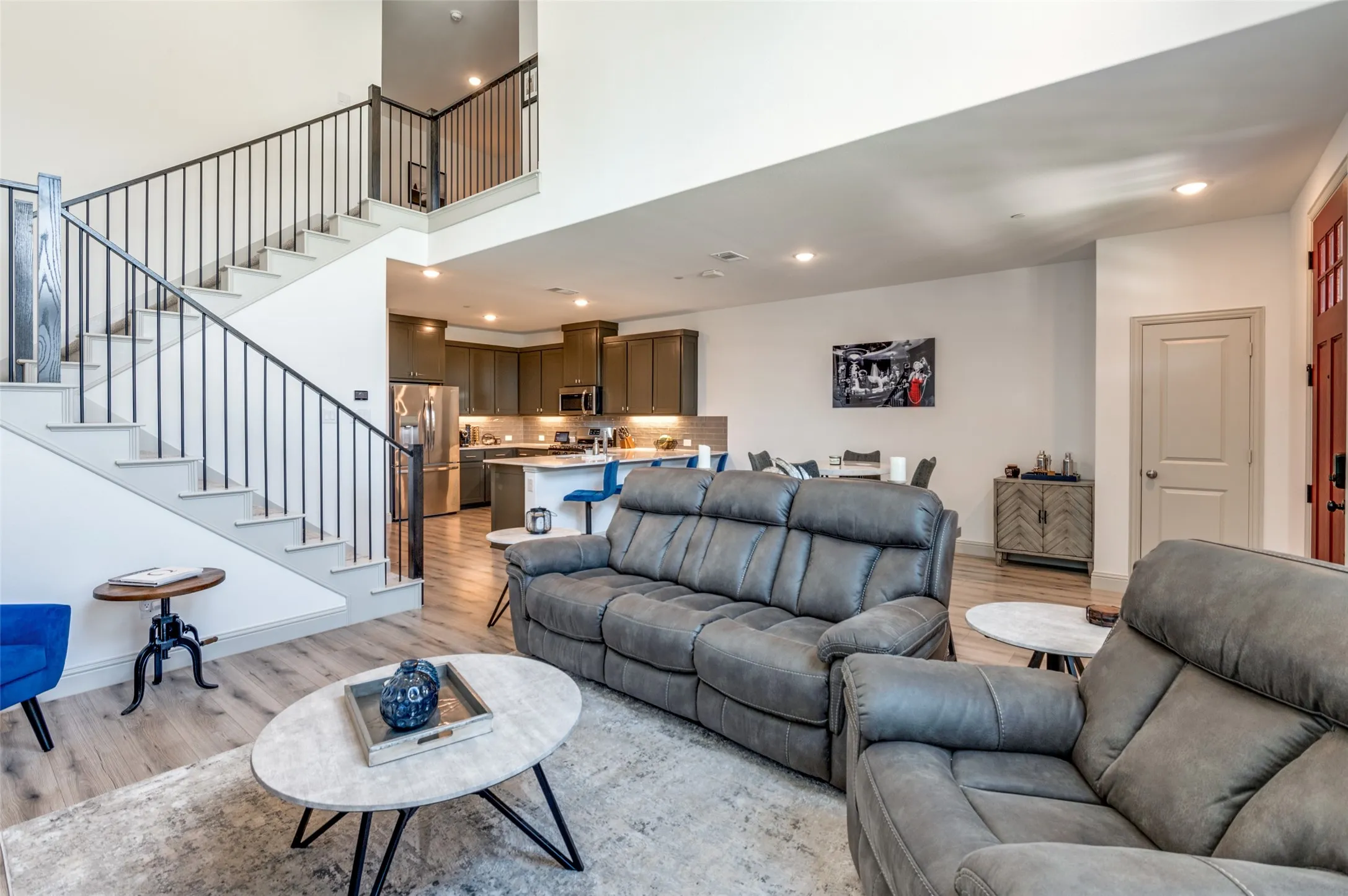 Townhouse For Sale in Collin County , 8725 Phoebe Road, Frisco, Texas 75035, 2 Bedroom, 3 Bathroom, 2 Garage spaces, 1,761 Sqft, built in 2023, Preowned, mls#21241660, Real Estate Agent in Frisco, Homes For Sale in Collin county, Homes For Sale in Frisco, Realtor in Frisco Texas, Real Estate Brokerage Independent Realty Texas, Luminita Cordes Realtor