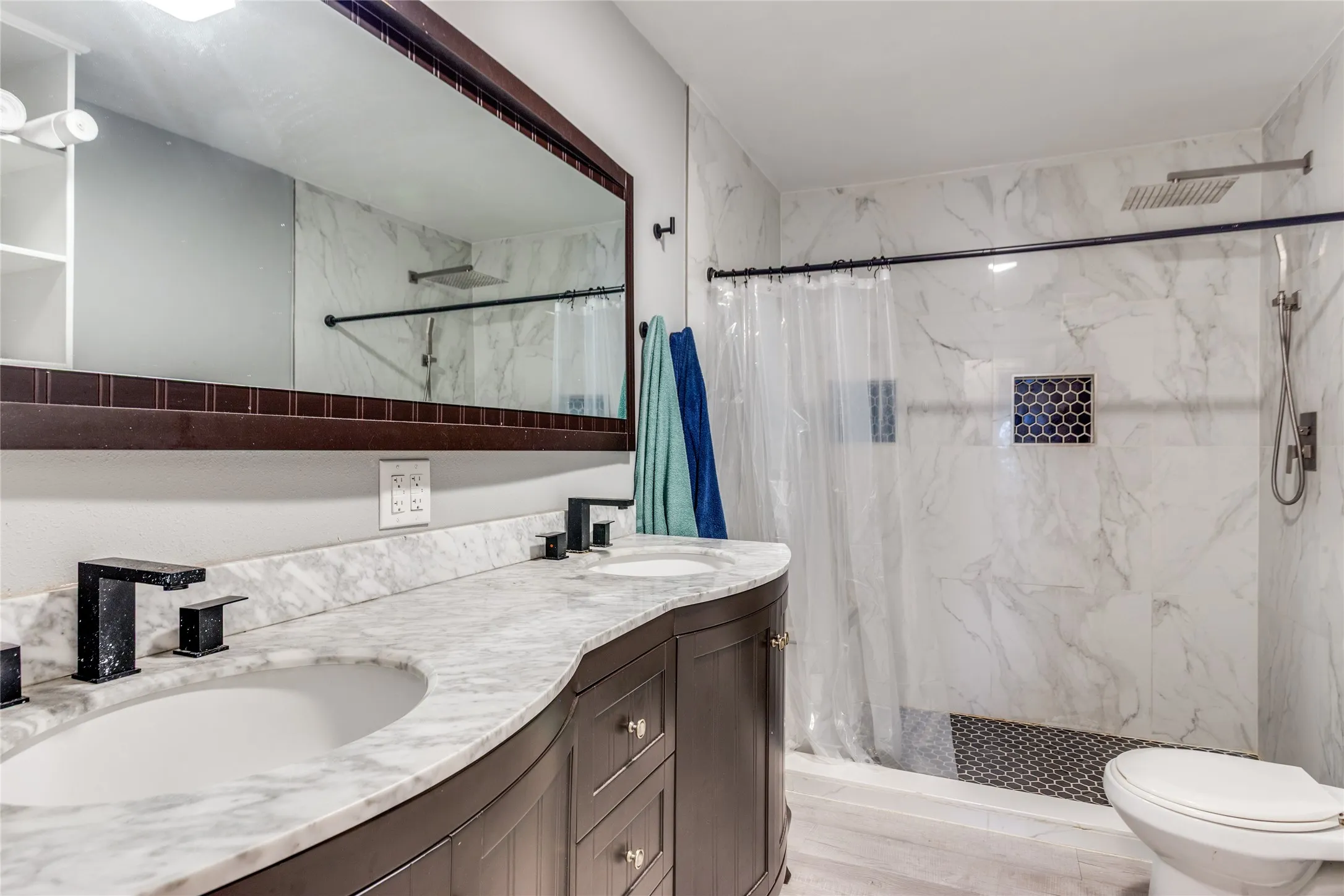 Single Family Residence For Sale in Montague County , 501 Lindsey Street, Bowie, Texas 76230, 4 Bedroom, 3 Bathroom, 2 Garage spaces, 1,731 Sqft, built in 1950, mls#21239961, Real Estate Agent in Bowie, Homes For Sale in Montague county, Homes For Sale in Bowie, Realtor in Bowie Texas, Real Estate Brokerage Independent Realty Texas, Luminita Cordes Realtor