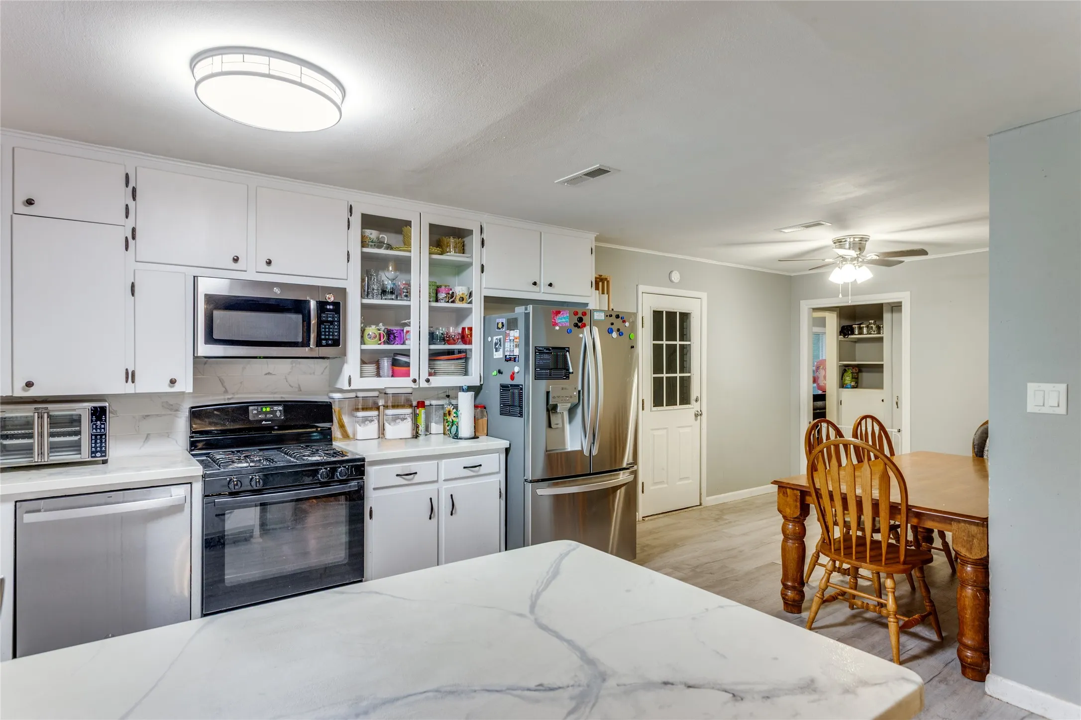Single Family Residence For Sale in Montague County , 501 Lindsey Street, Bowie, Texas 76230, 4 Bedroom, 3 Bathroom, 2 Garage spaces, 1,731 Sqft, built in 1950, mls#21239961, Real Estate Agent in Bowie, Homes For Sale in Montague county, Homes For Sale in Bowie, Realtor in Bowie Texas, Real Estate Brokerage Independent Realty Texas, Luminita Cordes Realtor