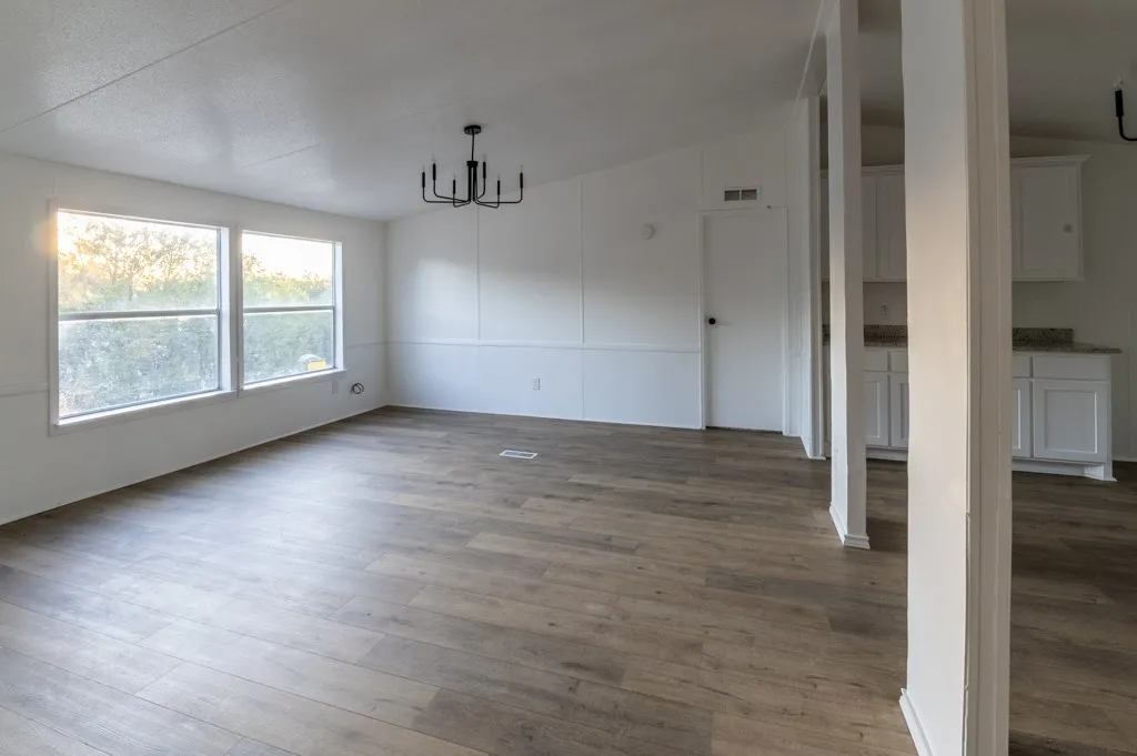 Mobile Home For Sale in Parker County , 4549 Arrowhead Drive, Weatherford, Texas 76087, 3 Bedroom, 2 Bathroom, Garage spaces, 1,280 Sqft, built in 2002, mls#21242808, Real Estate Agent in Weatherford, Homes For Sale in Parker county, Homes For Sale in Weatherford, Realtor in Weatherford Texas, Real Estate Brokerage Independent Realty Texas, Luminita Cordes Realtor