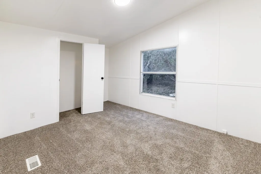 Mobile Home For Sale in Parker County , 4549 Arrowhead Drive, Weatherford, Texas 76087, 3 Bedroom, 2 Bathroom, Garage spaces, 1,280 Sqft, built in 2002, mls#21242808, Real Estate Agent in Weatherford, Homes For Sale in Parker county, Homes For Sale in Weatherford, Realtor in Weatherford Texas, Real Estate Brokerage Independent Realty Texas, Luminita Cordes Realtor