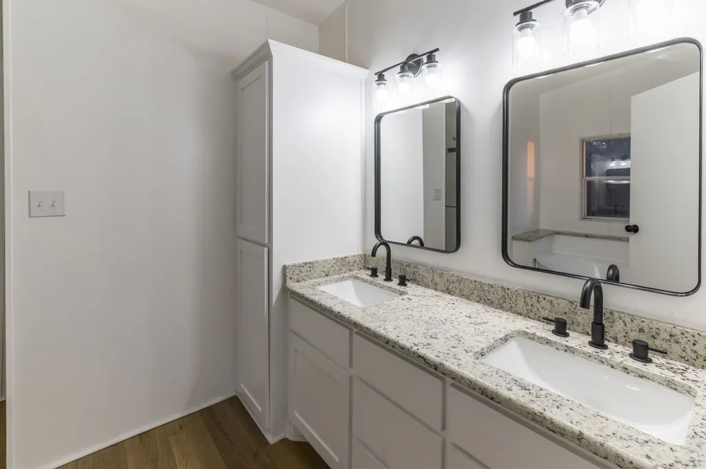 Mobile Home For Sale in Parker County , 4549 Arrowhead Drive, Weatherford, Texas 76087, 3 Bedroom, 2 Bathroom, Garage spaces, 1,280 Sqft, built in 2002, mls#21242808, Real Estate Agent in Weatherford, Homes For Sale in Parker county, Homes For Sale in Weatherford, Realtor in Weatherford Texas, Real Estate Brokerage Independent Realty Texas, Luminita Cordes Realtor