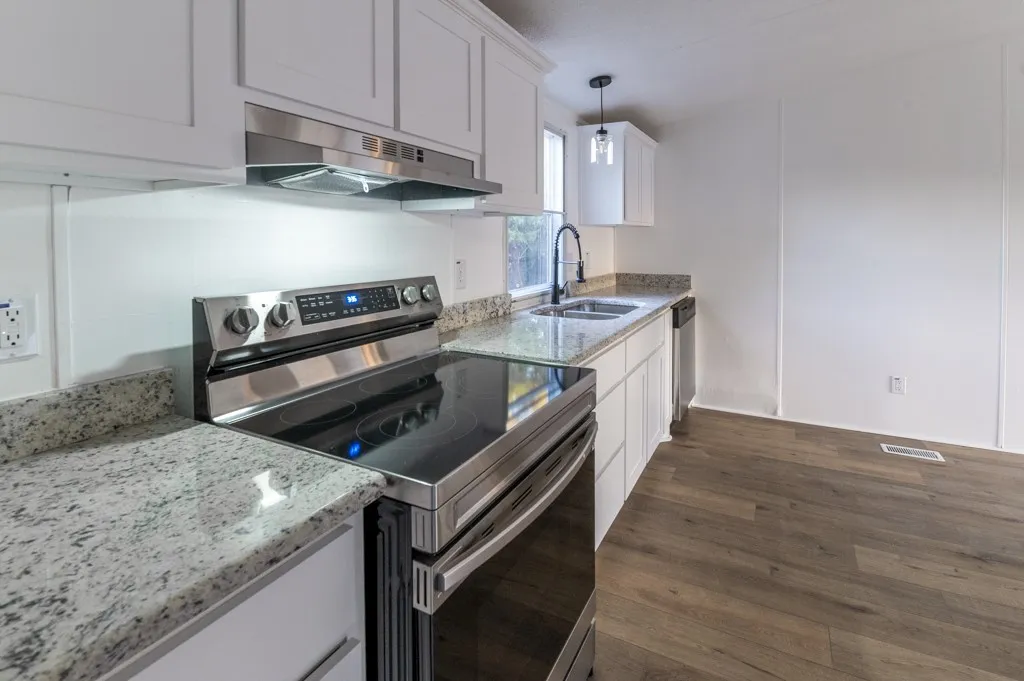 Mobile Home For Sale in Parker County , 4549 Arrowhead Drive, Weatherford, Texas 76087, 3 Bedroom, 2 Bathroom, Garage spaces, 1,280 Sqft, built in 2002, mls#21242808, Real Estate Agent in Weatherford, Homes For Sale in Parker county, Homes For Sale in Weatherford, Realtor in Weatherford Texas, Real Estate Brokerage Independent Realty Texas, Luminita Cordes Realtor