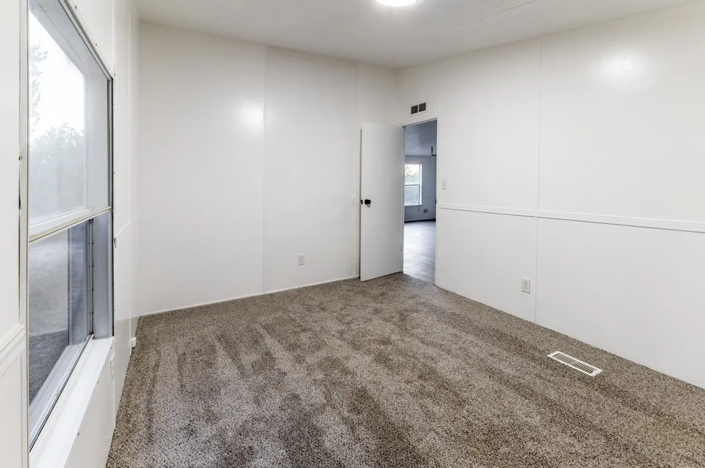 Mobile Home For Sale in Parker County , 4549 Arrowhead Drive, Weatherford, Texas 76087, 3 Bedroom, 2 Bathroom, Garage spaces, 1,280 Sqft, built in 2002, mls#21242808, Real Estate Agent in Weatherford, Homes For Sale in Parker county, Homes For Sale in Weatherford, Realtor in Weatherford Texas, Real Estate Brokerage Independent Realty Texas, Luminita Cordes Realtor
