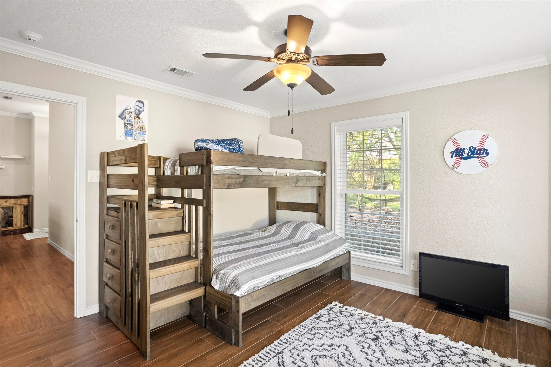 Single Family Residence For Sale in Henderson County , 116 1st Oak Drive, Enchanted Oaks, Texas 75156, 3 Bedroom, 2 Bathroom, 2 Garage spaces, 2,171 Sqft, built in 1998, Preowned, mls#21241116, Real Estate Agent in Enchanted Oaks, Homes For Sale in Henderson county, Homes For Sale in Enchanted Oaks, Realtor in Enchanted Oaks Texas, Real Estate Brokerage Independent Realty Texas, Luminita Cordes Realtor