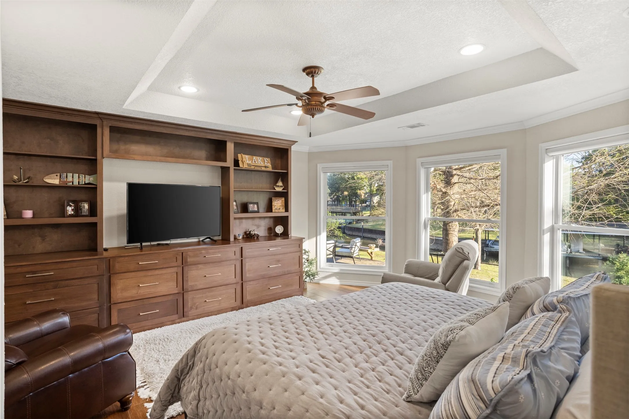 Single Family Residence For Sale in Henderson County , 116 1st Oak Drive, Enchanted Oaks, Texas 75156, 3 Bedroom, 2 Bathroom, 2 Garage spaces, 2,171 Sqft, built in 1998, Preowned, mls#21241116, Real Estate Agent in Enchanted Oaks, Homes For Sale in Henderson county, Homes For Sale in Enchanted Oaks, Realtor in Enchanted Oaks Texas, Real Estate Brokerage Independent Realty Texas, Luminita Cordes Realtor