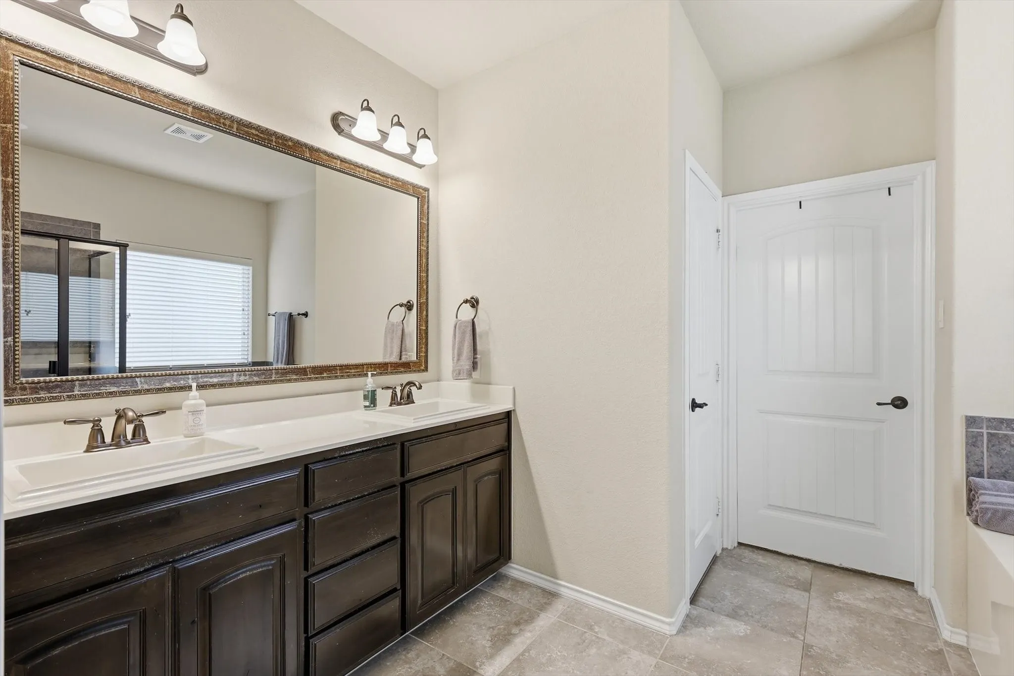 Single Family Residence For Sale in Tarrant County , 2432 Half Moon Bay Lane, Fort Worth, Texas 76177, 3 Bedroom, 2 Bathroom, 2 Garage spaces, 2,186 Sqft, built in 2013, Preowned, mls#21238180, Real Estate Agent in Fort Worth, Homes For Sale in Tarrant county, Homes For Sale in Fort Worth, Realtor in Fort Worth Texas, Real Estate Brokerage Independent Realty Texas, Luminita Cordes Realtor