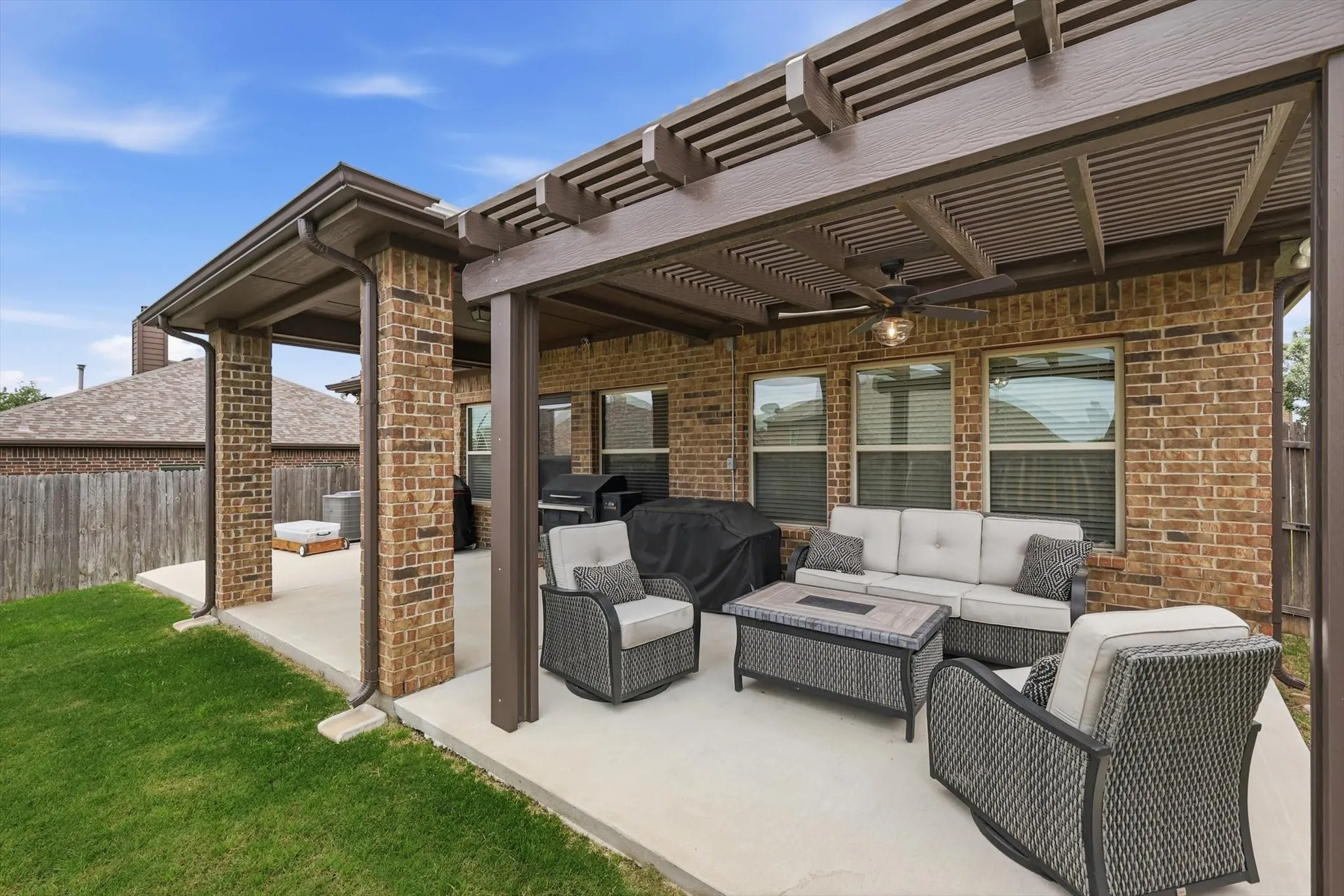 Single Family Residence For Sale in Tarrant County , 2432 Half Moon Bay Lane, Fort Worth, Texas 76177, 3 Bedroom, 2 Bathroom, 2 Garage spaces, 2,186 Sqft, built in 2013, Preowned, mls#21238180, Real Estate Agent in Fort Worth, Homes For Sale in Tarrant county, Homes For Sale in Fort Worth, Realtor in Fort Worth Texas, Real Estate Brokerage Independent Realty Texas, Luminita Cordes Realtor