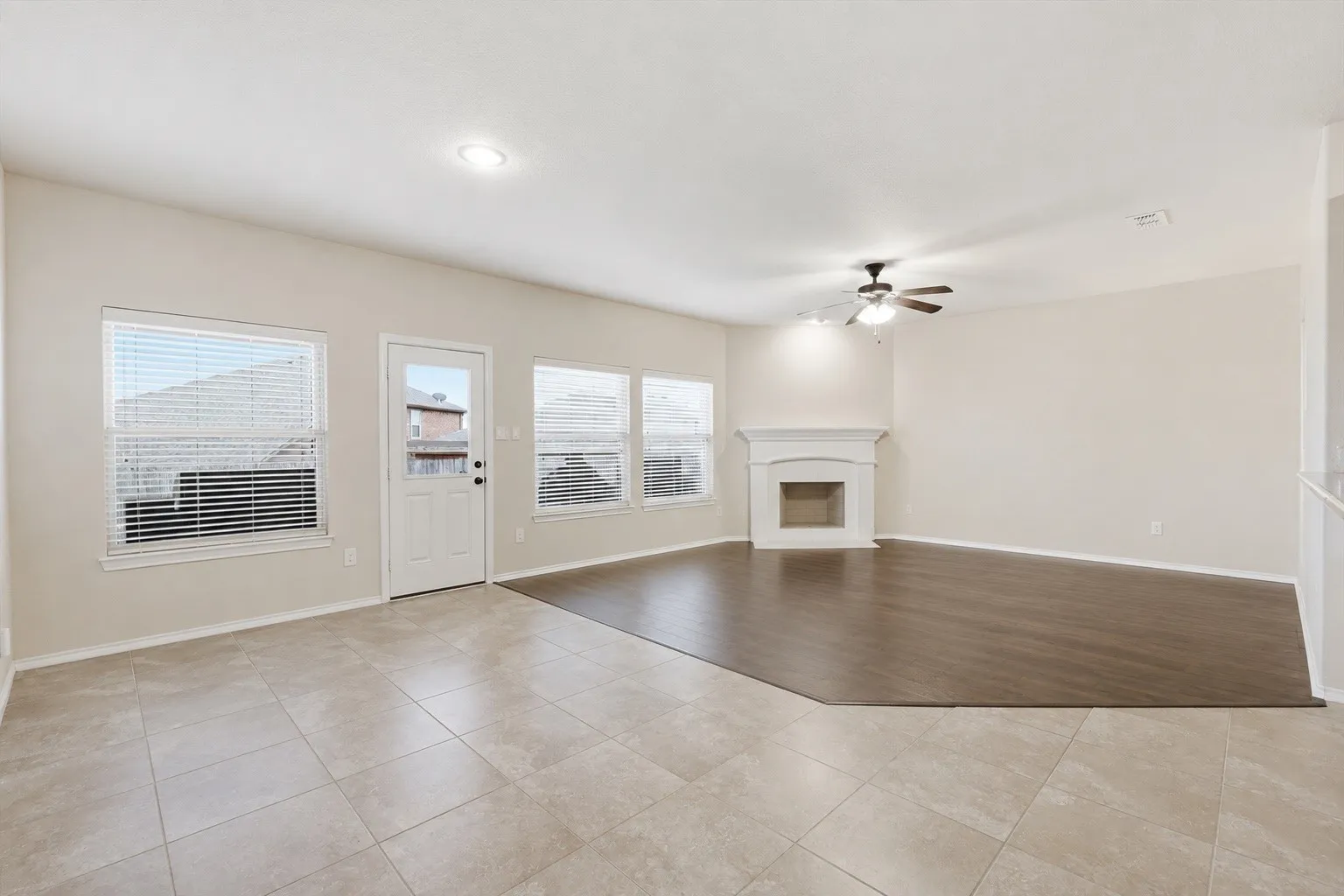 Single Family Residence For Sale in Tarrant County , 2432 Half Moon Bay Lane, Fort Worth, Texas 76177, 3 Bedroom, 2 Bathroom, 2 Garage spaces, 2,186 Sqft, built in 2013, Preowned, mls#21238180, Real Estate Agent in Fort Worth, Homes For Sale in Tarrant county, Homes For Sale in Fort Worth, Realtor in Fort Worth Texas, Real Estate Brokerage Independent Realty Texas, Luminita Cordes Realtor