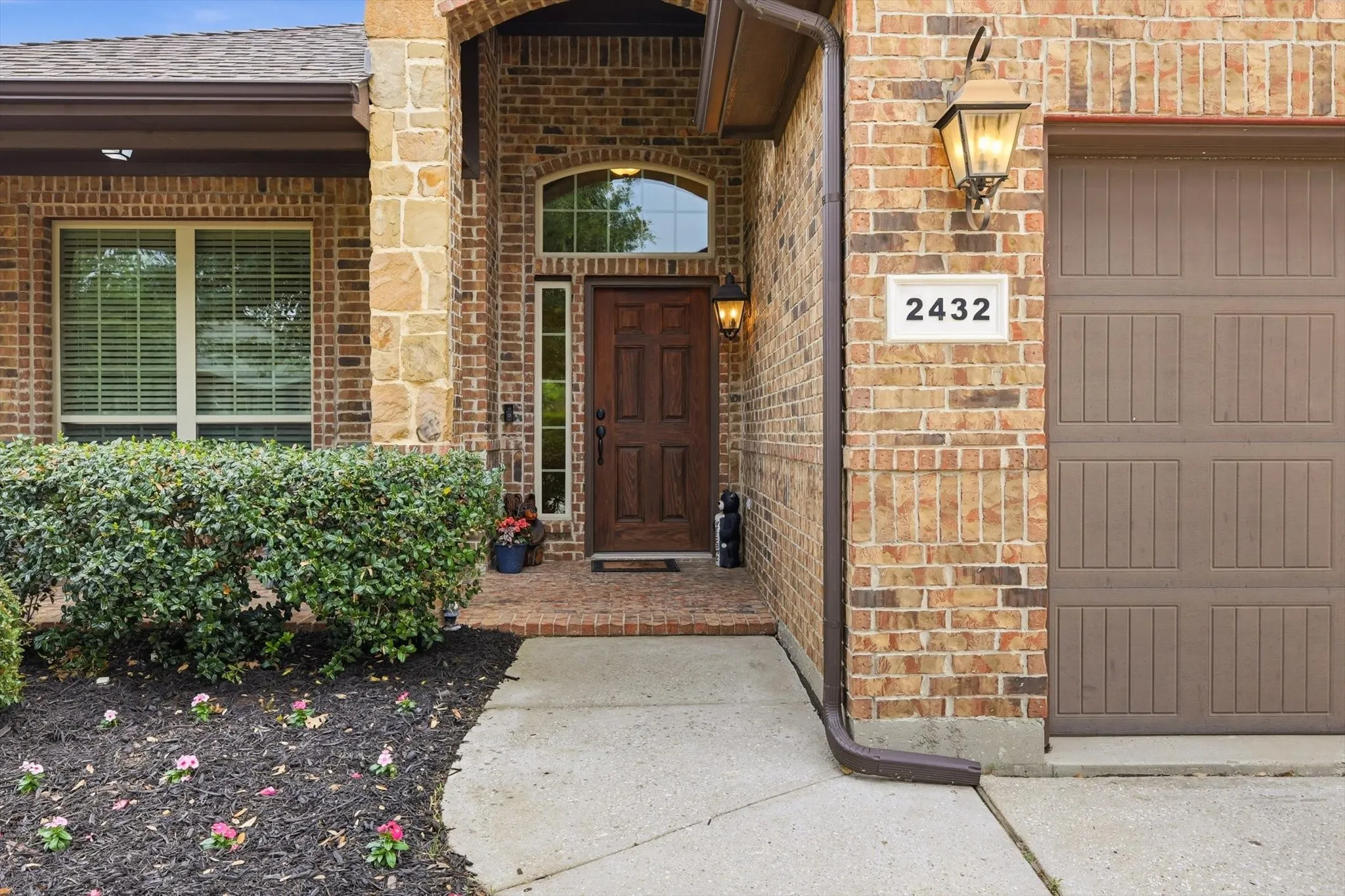 Single Family Residence For Sale in Tarrant County , 2432 Half Moon Bay Lane, Fort Worth, Texas 76177, 3 Bedroom, 2 Bathroom, 2 Garage spaces, 2,186 Sqft, built in 2013, Preowned, mls#21238180, Real Estate Agent in Fort Worth, Homes For Sale in Tarrant county, Homes For Sale in Fort Worth, Realtor in Fort Worth Texas, Real Estate Brokerage Independent Realty Texas, Luminita Cordes Realtor